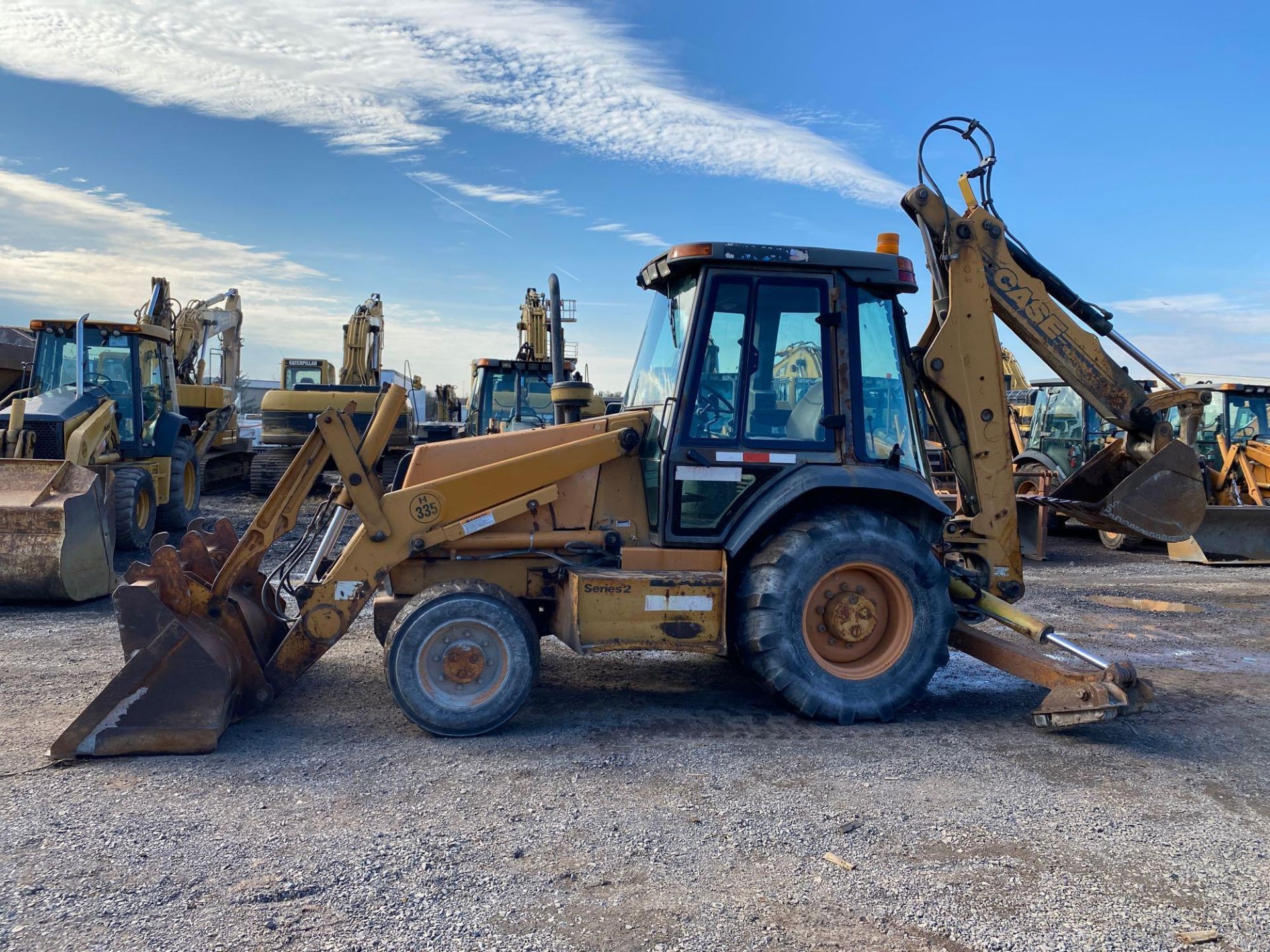 1999 Case 580SL 4 X 4 Loader Backhoe, AC cab, Extendahoe, auxiliary hydraulics, quick disconnect buc - Image 2 of 10