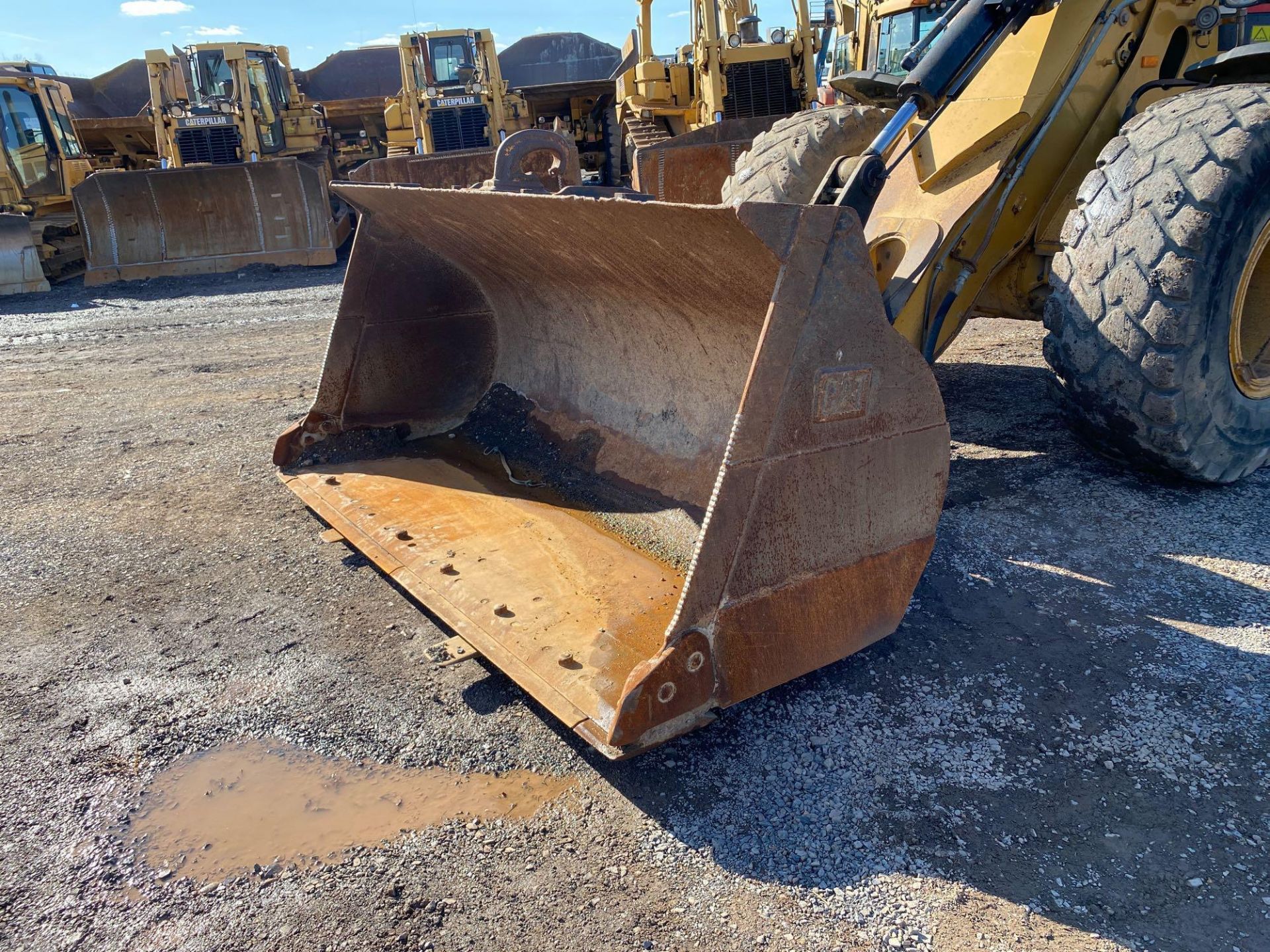 2005 CAT 930G Wheel Loader, Enclosed Cab, Air Conditioner, Air Ride Seat, Ride Control, Autoshift, A - Image 9 of 20