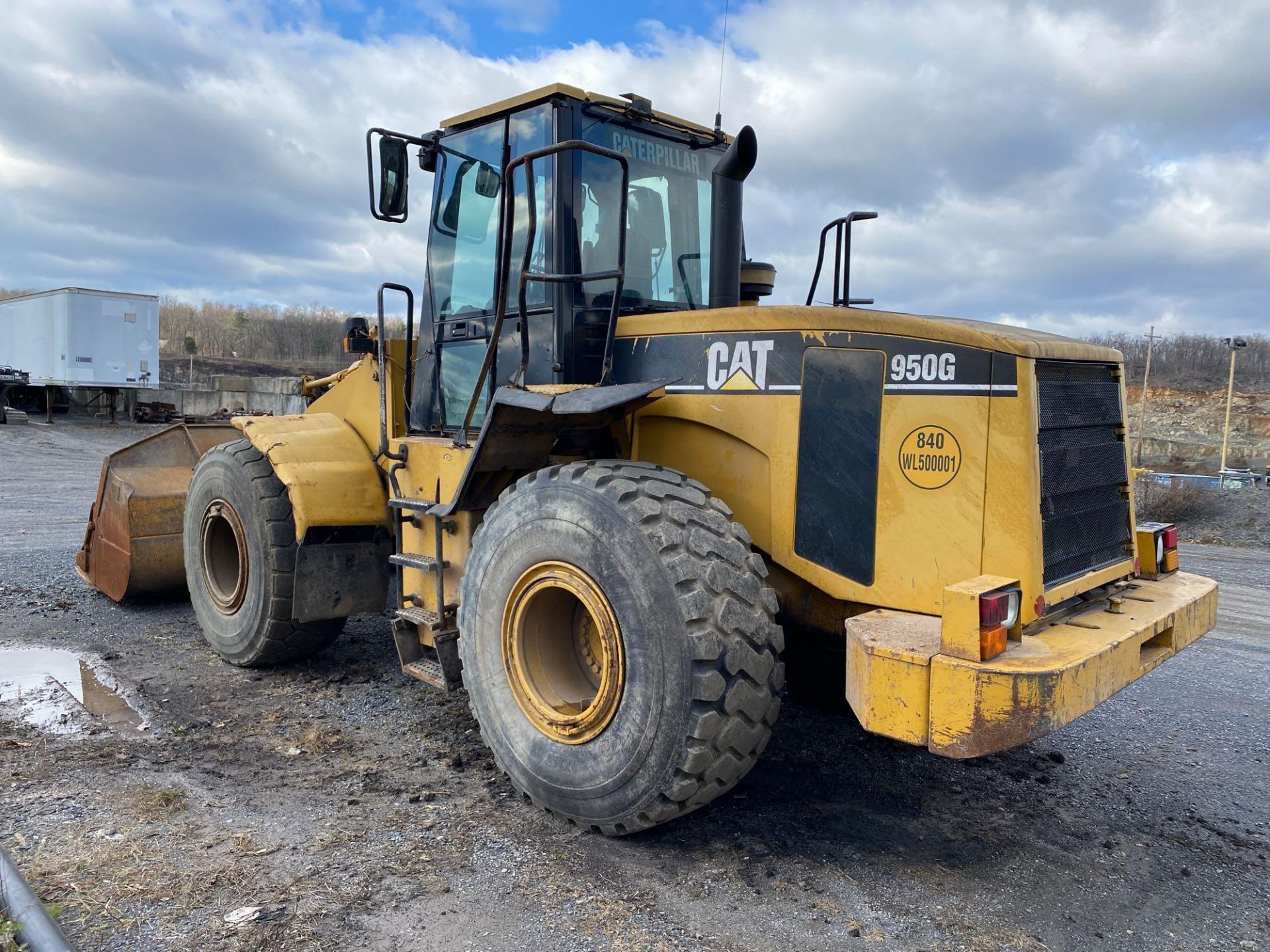 1998 CAT 950G Wheel Loader, Enclosed Cab, Air Conditioner, On-Board Scale, Auxiliary Hydraulics, Hyd - Image 4 of 22