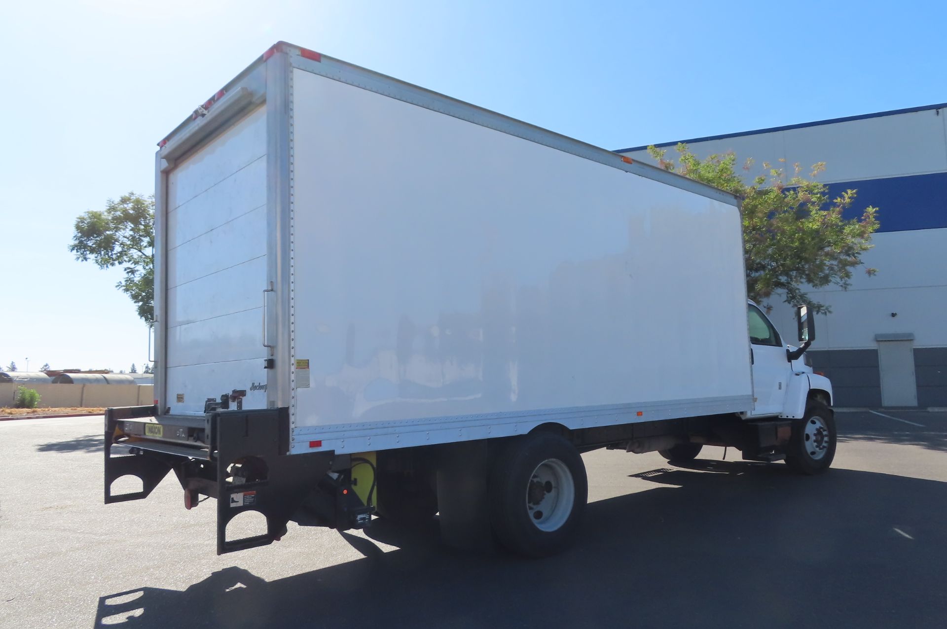 2008 GMC refrigerated truck - Image 3 of 9