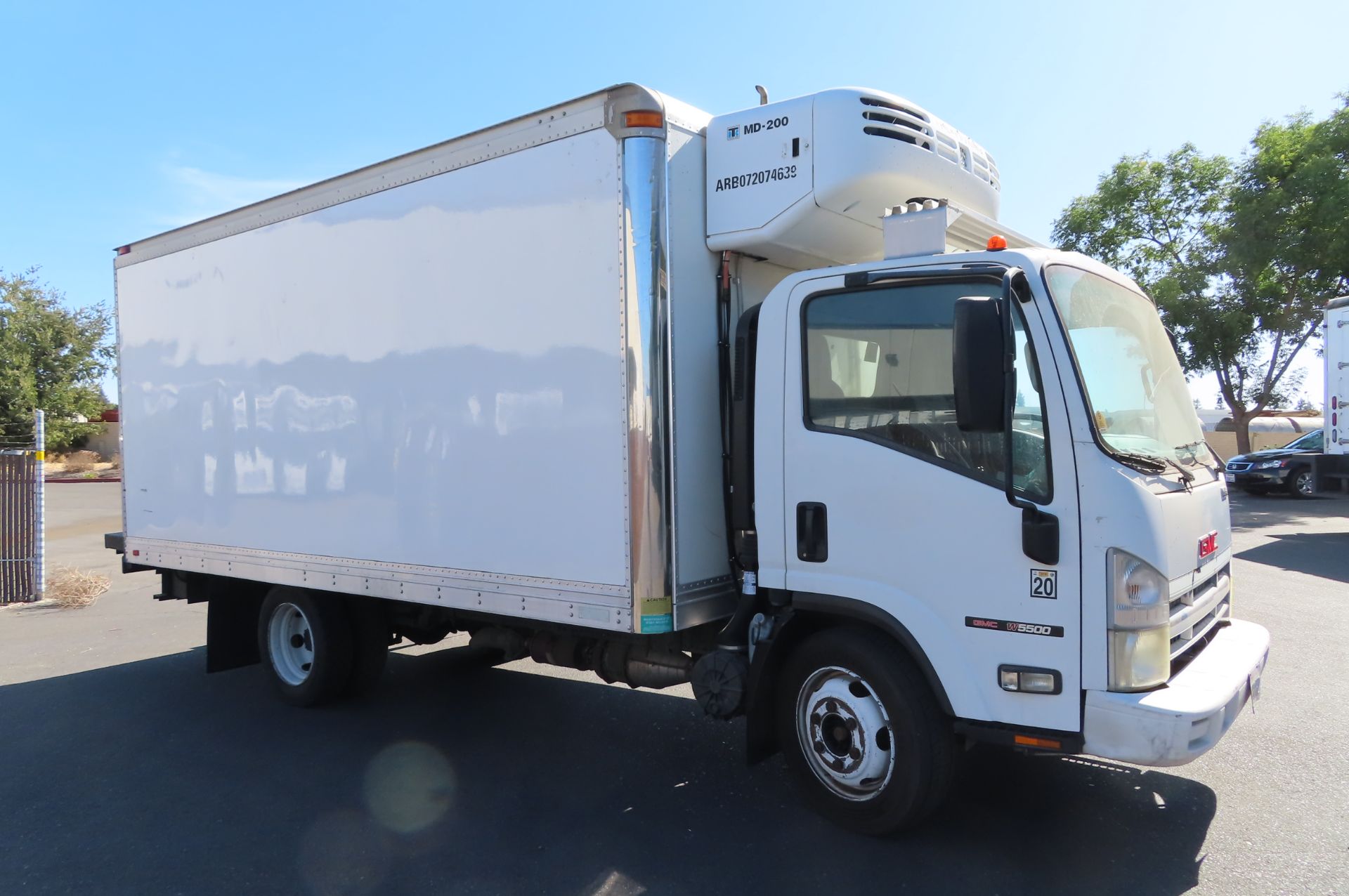 2008 GMC refrigerated truck - Image 2 of 10