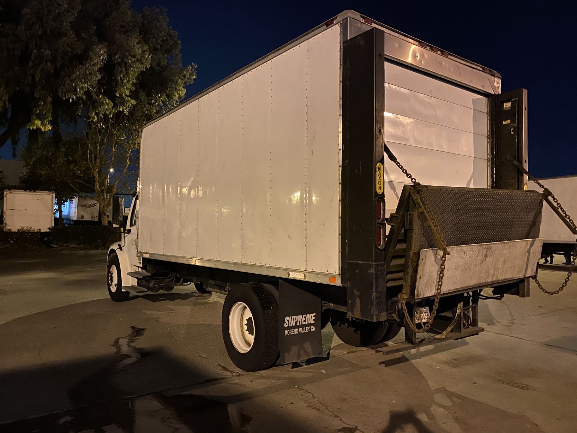 2005 Freightliner refrigerated truck - Image 2 of 5