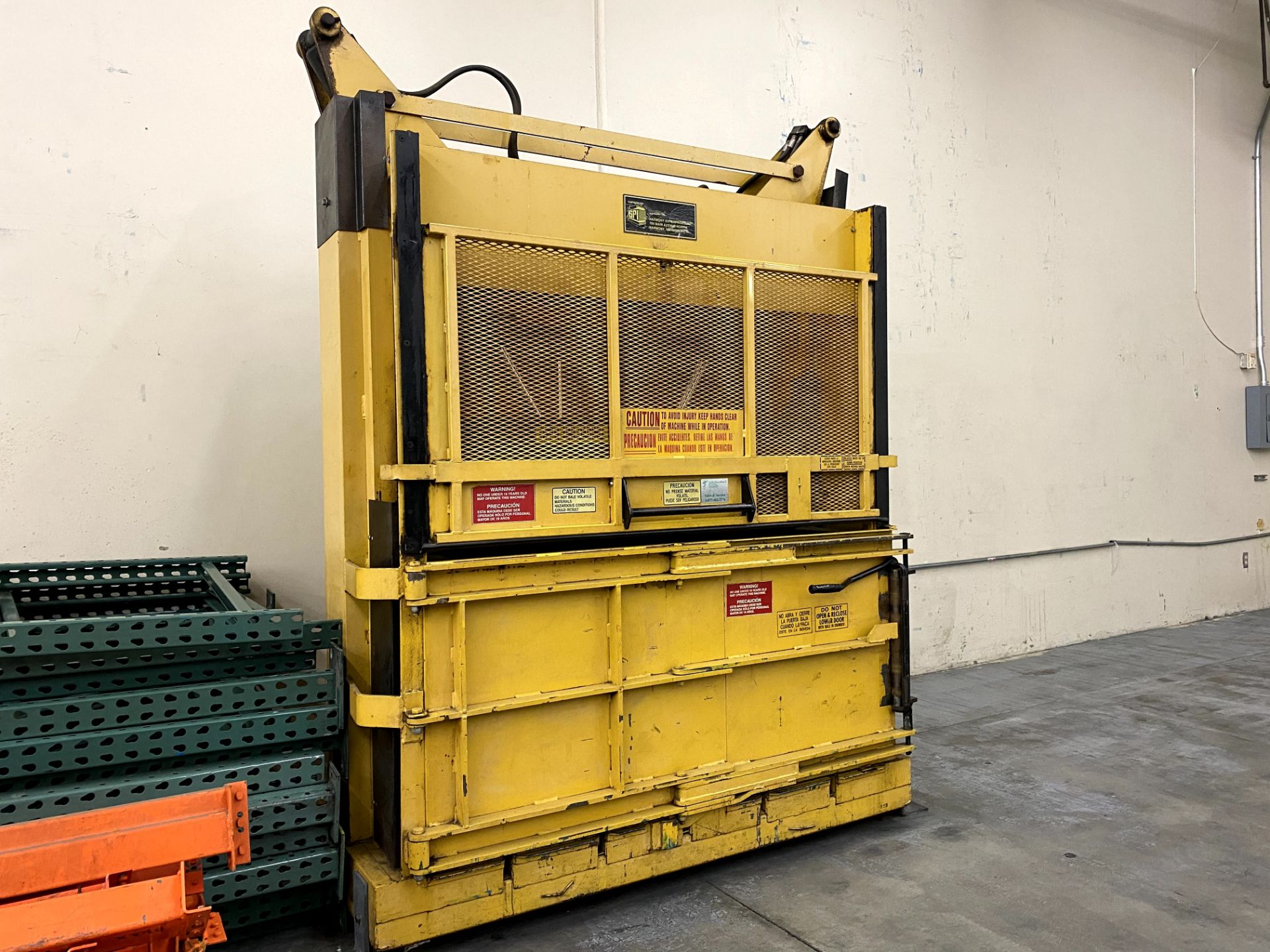 GPI Hydraulic Baler - Image 3 of 6