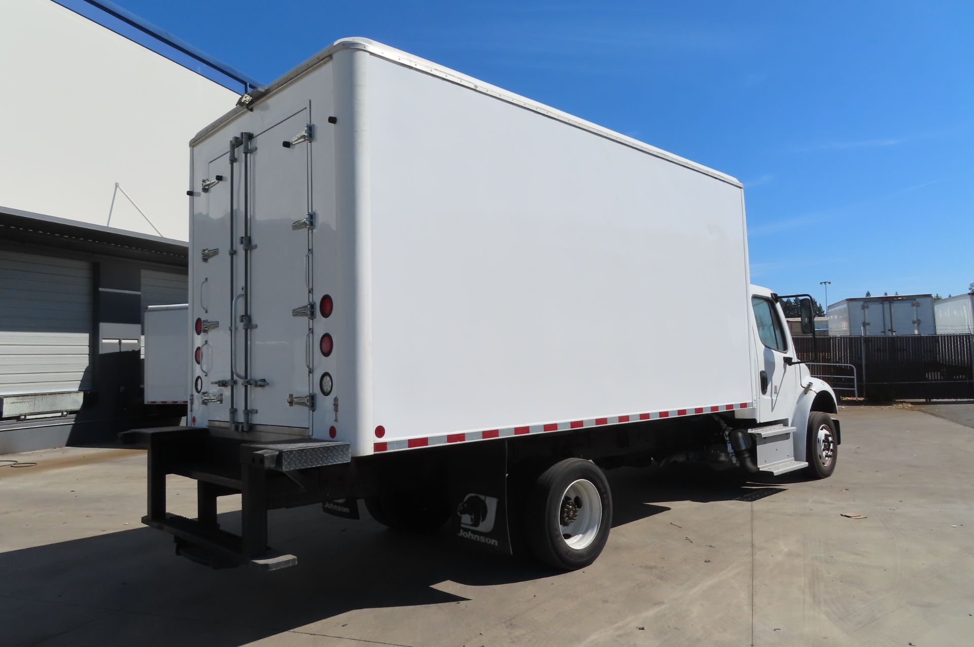 2017 Freightliner refrigerated truck - Image 4 of 10