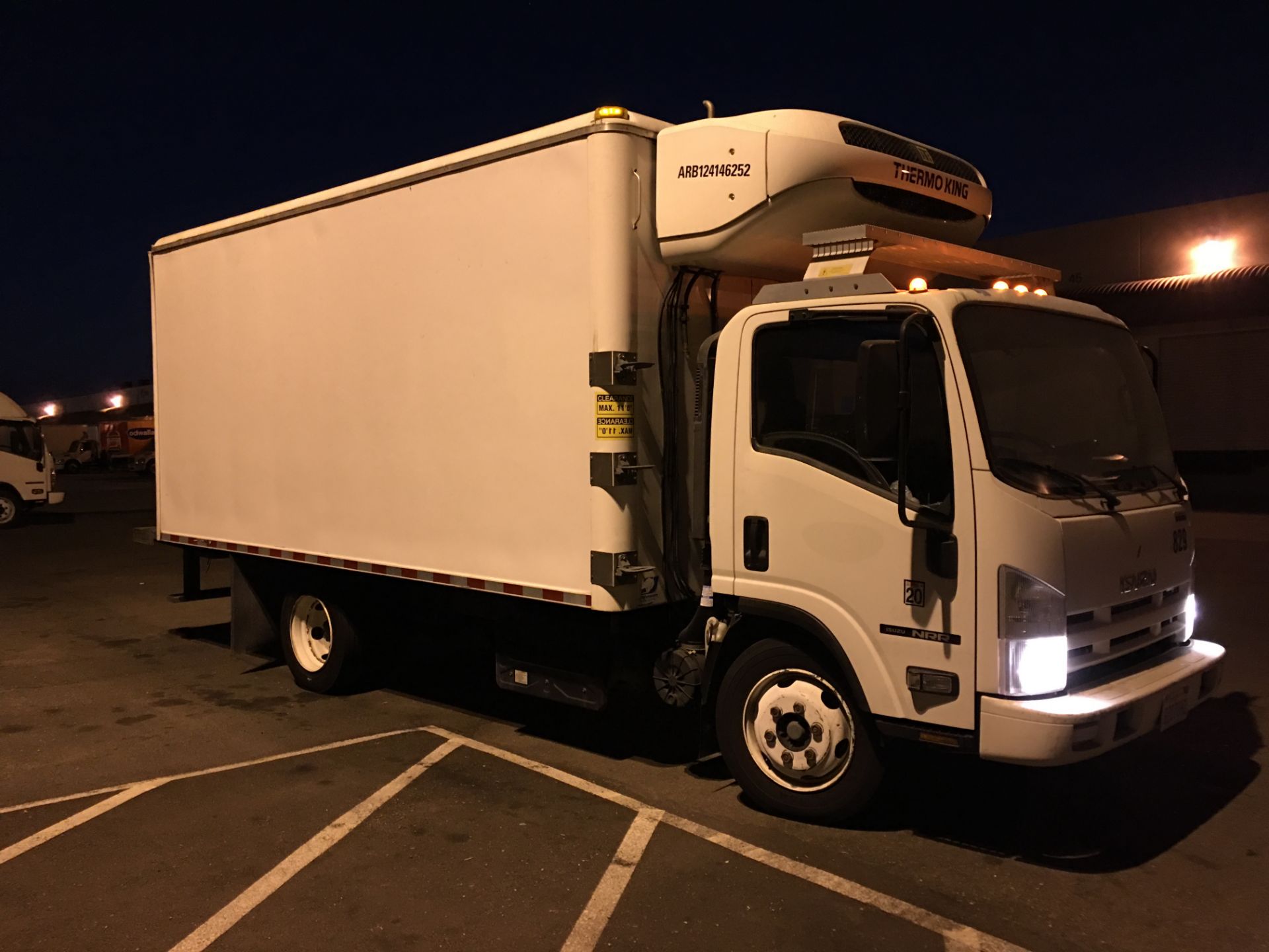 2013 Isuzu refrigerated truck - Image 3 of 9