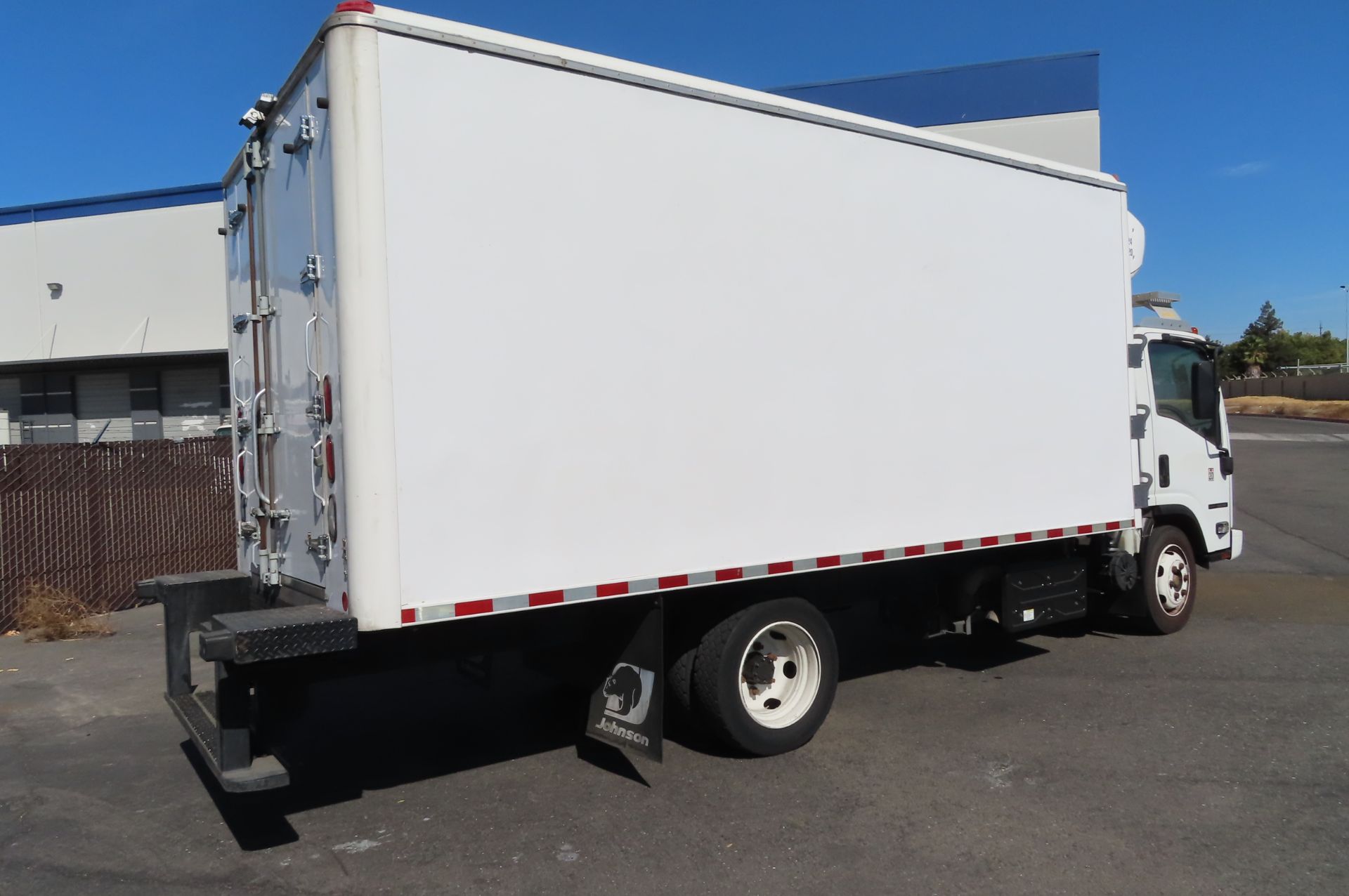 2013 Isuzu refrigerated truck - Image 4 of 7