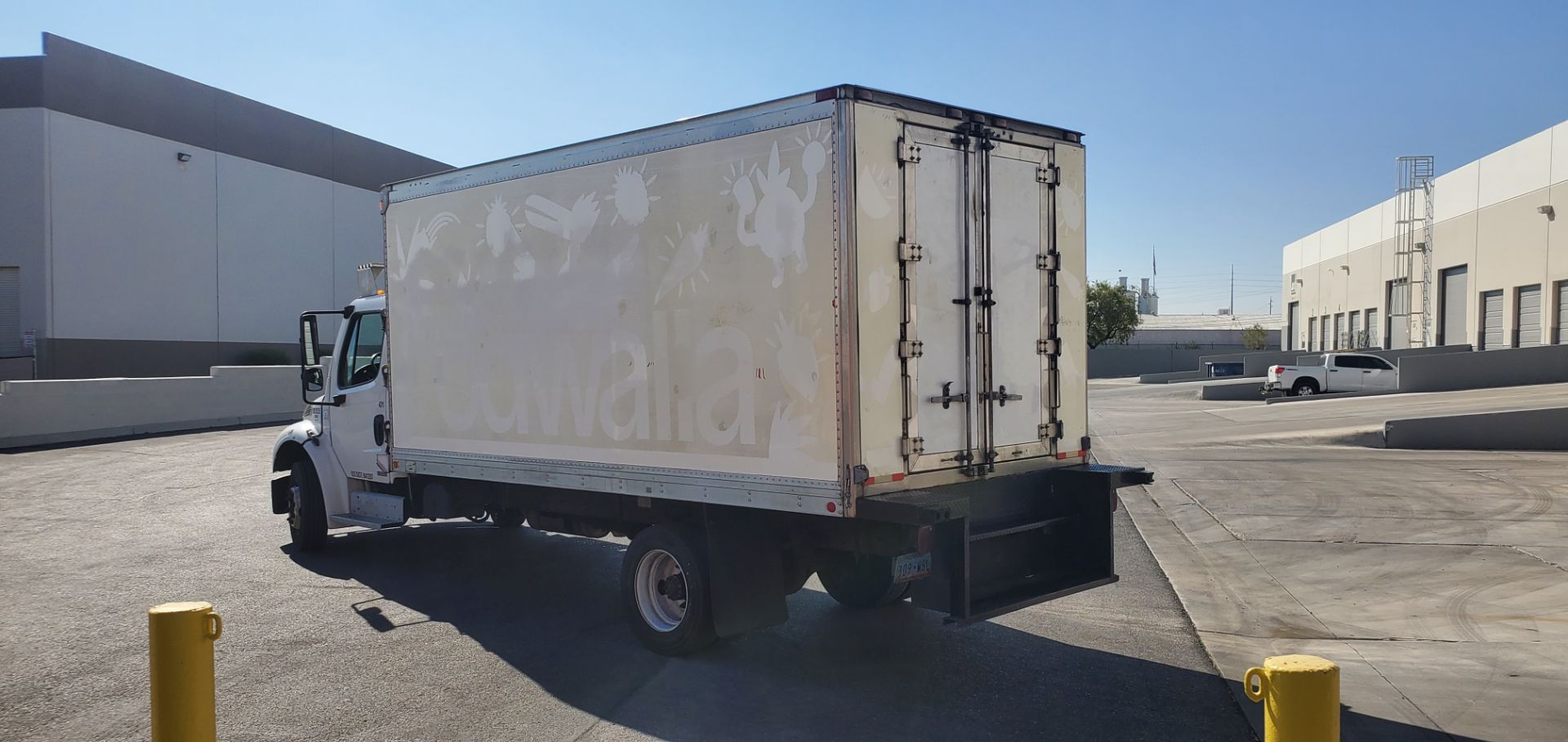 2005 Freightliner refrigerated truck - Image 3 of 11