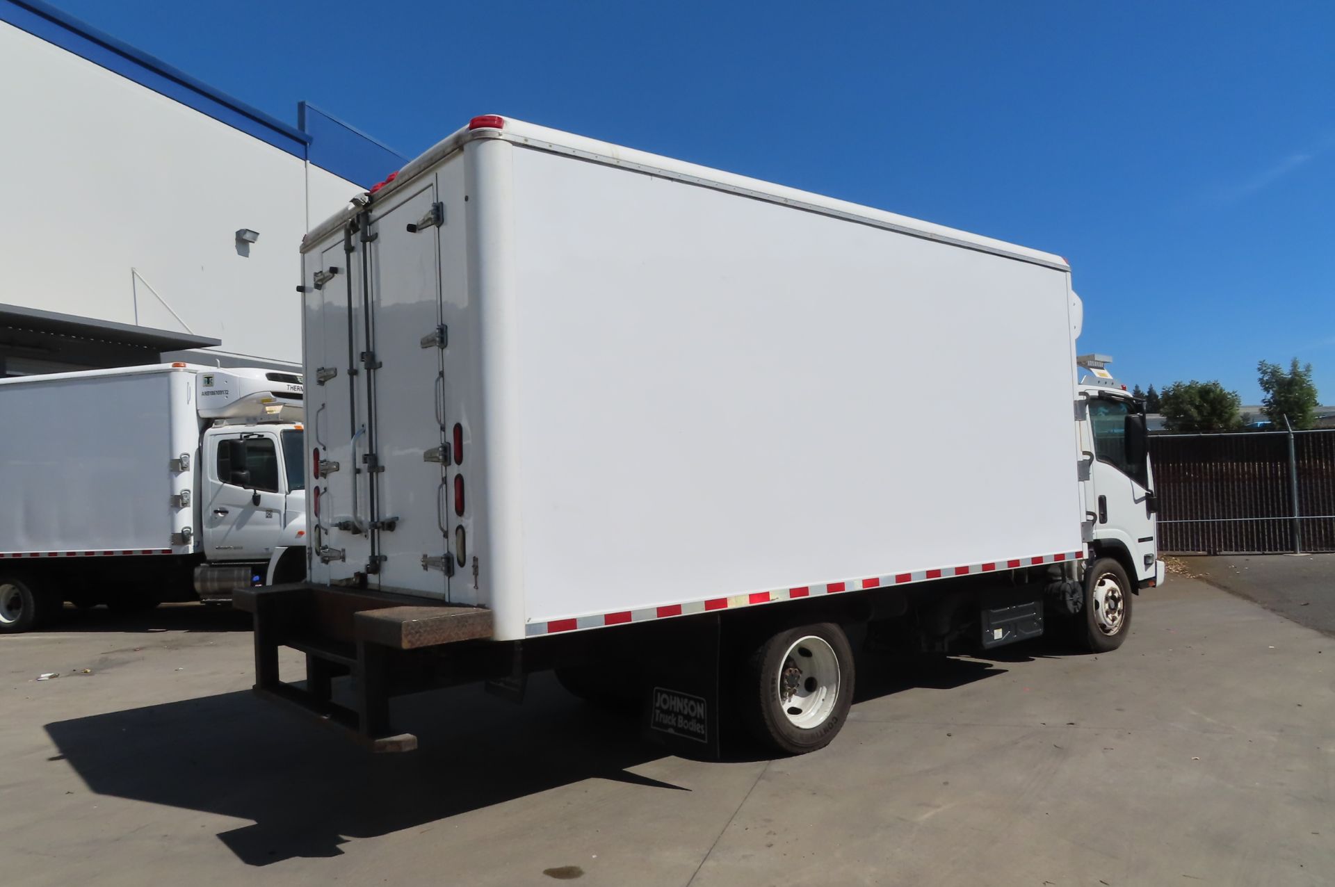 2013 Isuzu refrigerated truck - Image 4 of 10