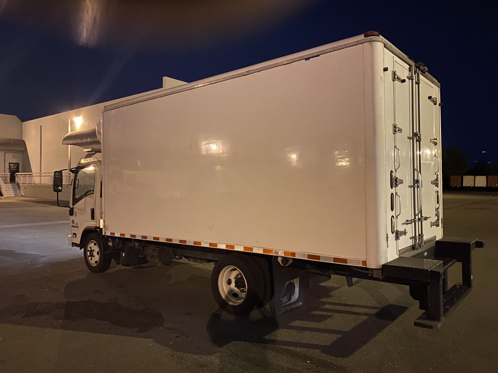 2013 Isuzu refrigerated truck - Image 2 of 9