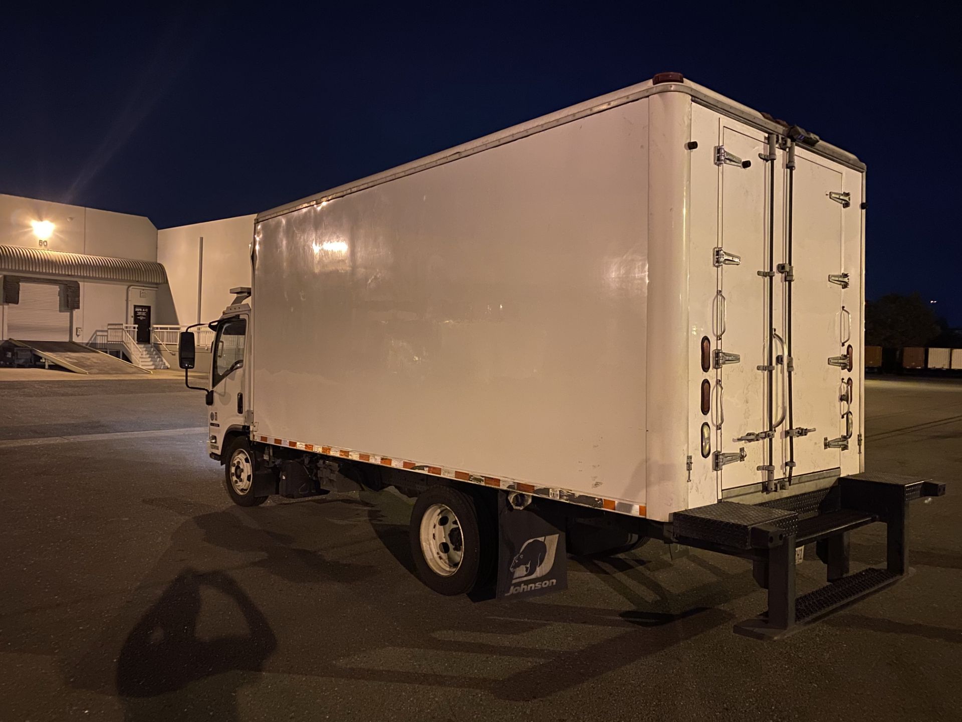 2013 Isuzu refrigerated truck - Image 2 of 9