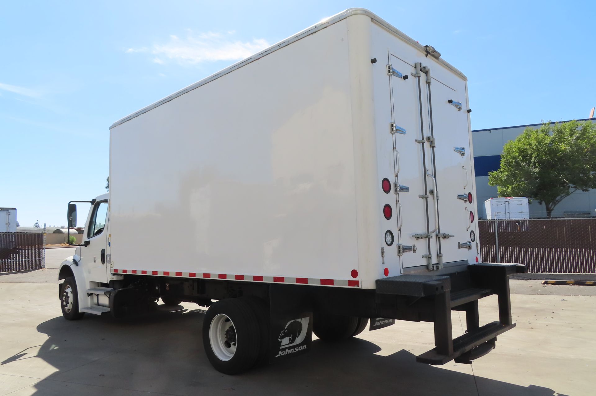 2017 Freightliner refrigerated truck - Image 3 of 10