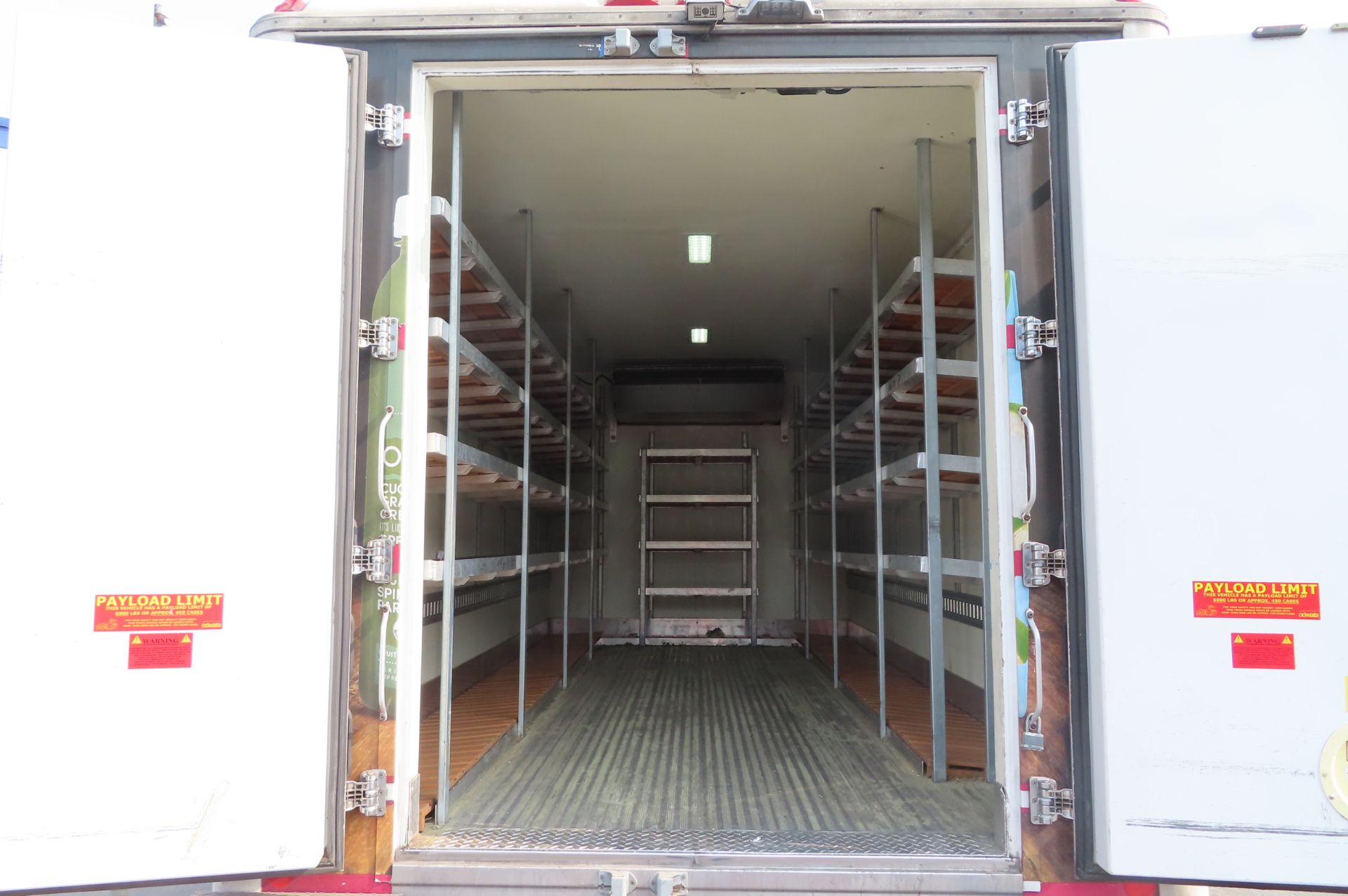2013 Isuzu refrigerated truck - Image 5 of 10