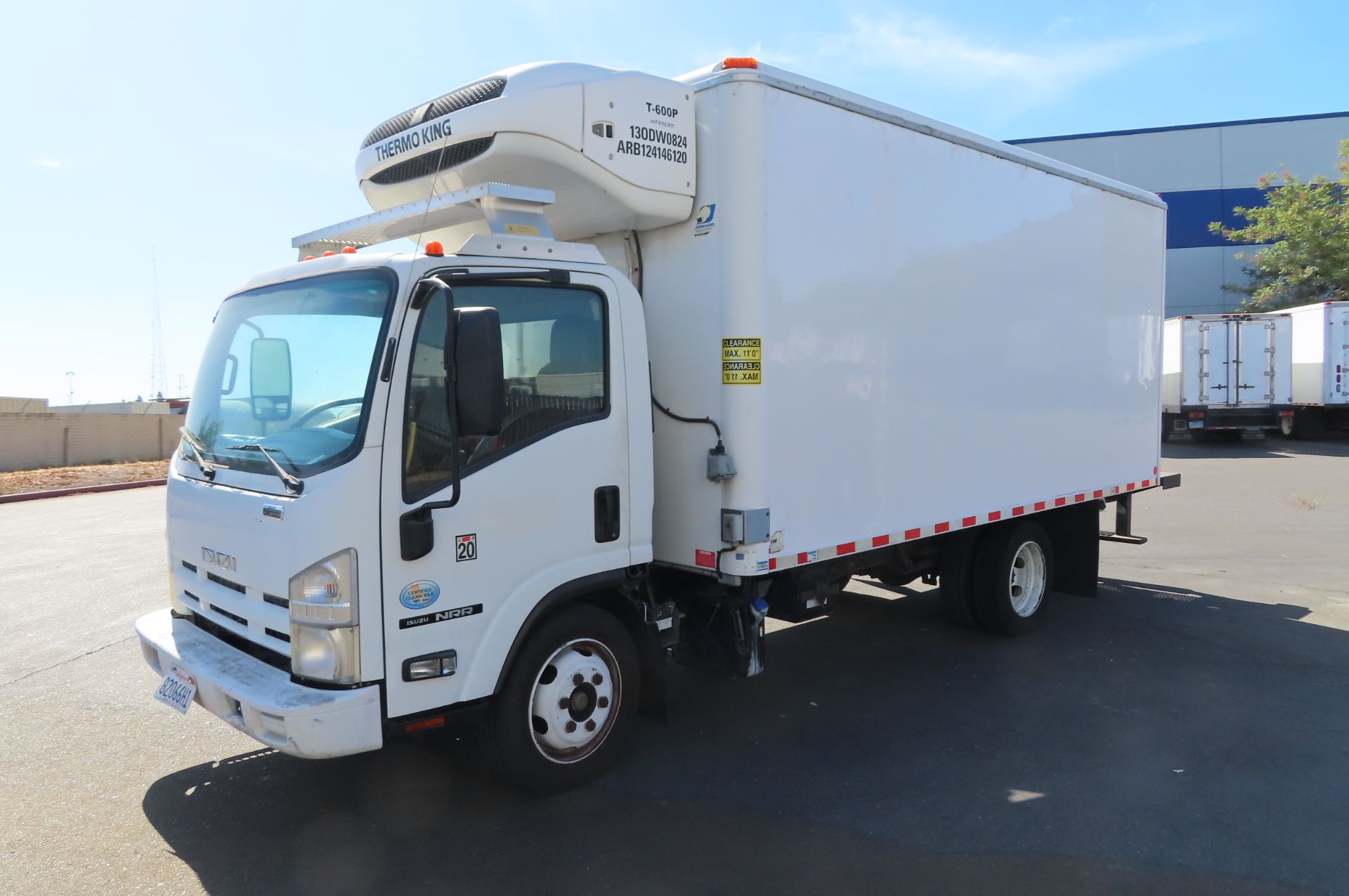 2013 Isuzu refrigerated truck - Image 2 of 7