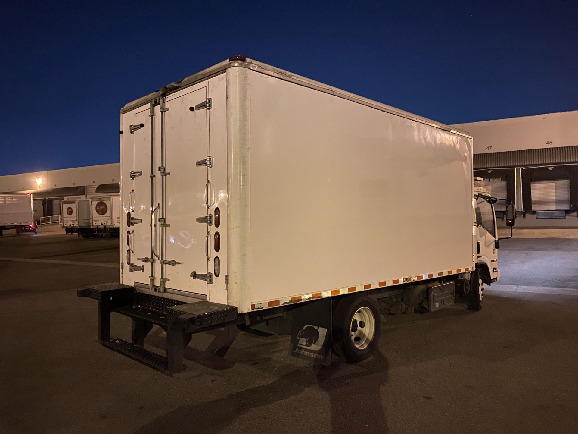 2013 Isuzu refrigerated truck - Image 3 of 9