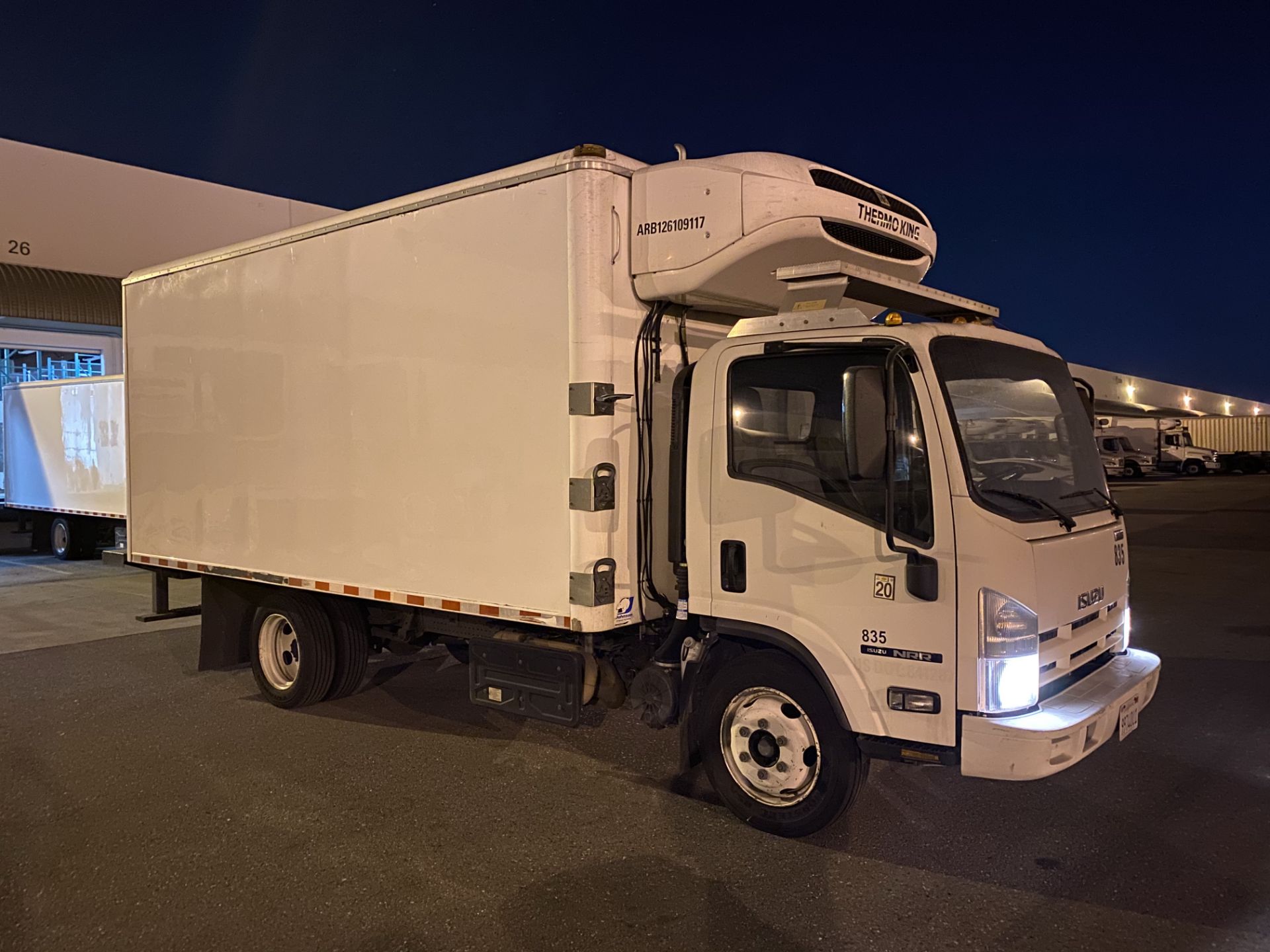 2013 Isuzu refrigerated truck - Image 4 of 9
