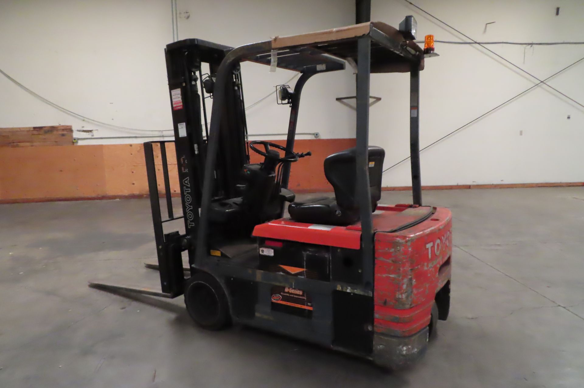 Toyota Electric Forklift - Image 2 of 5