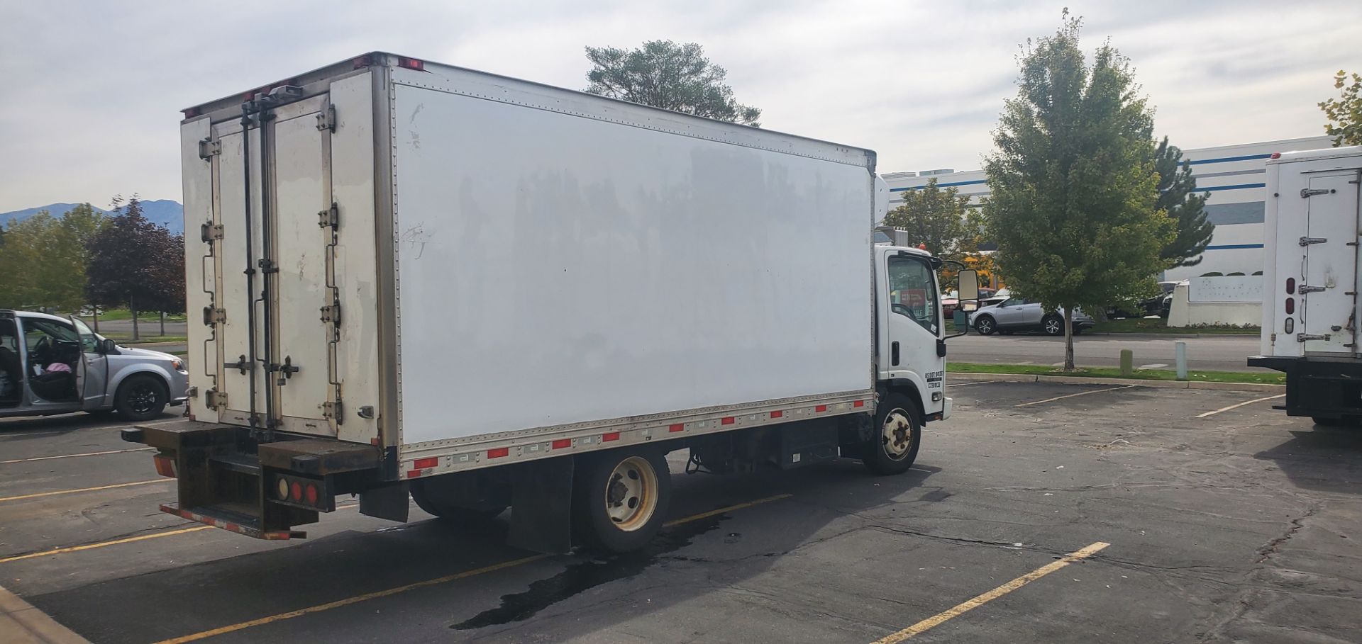 2012 Isuzu refrigerated truck - Image 4 of 9