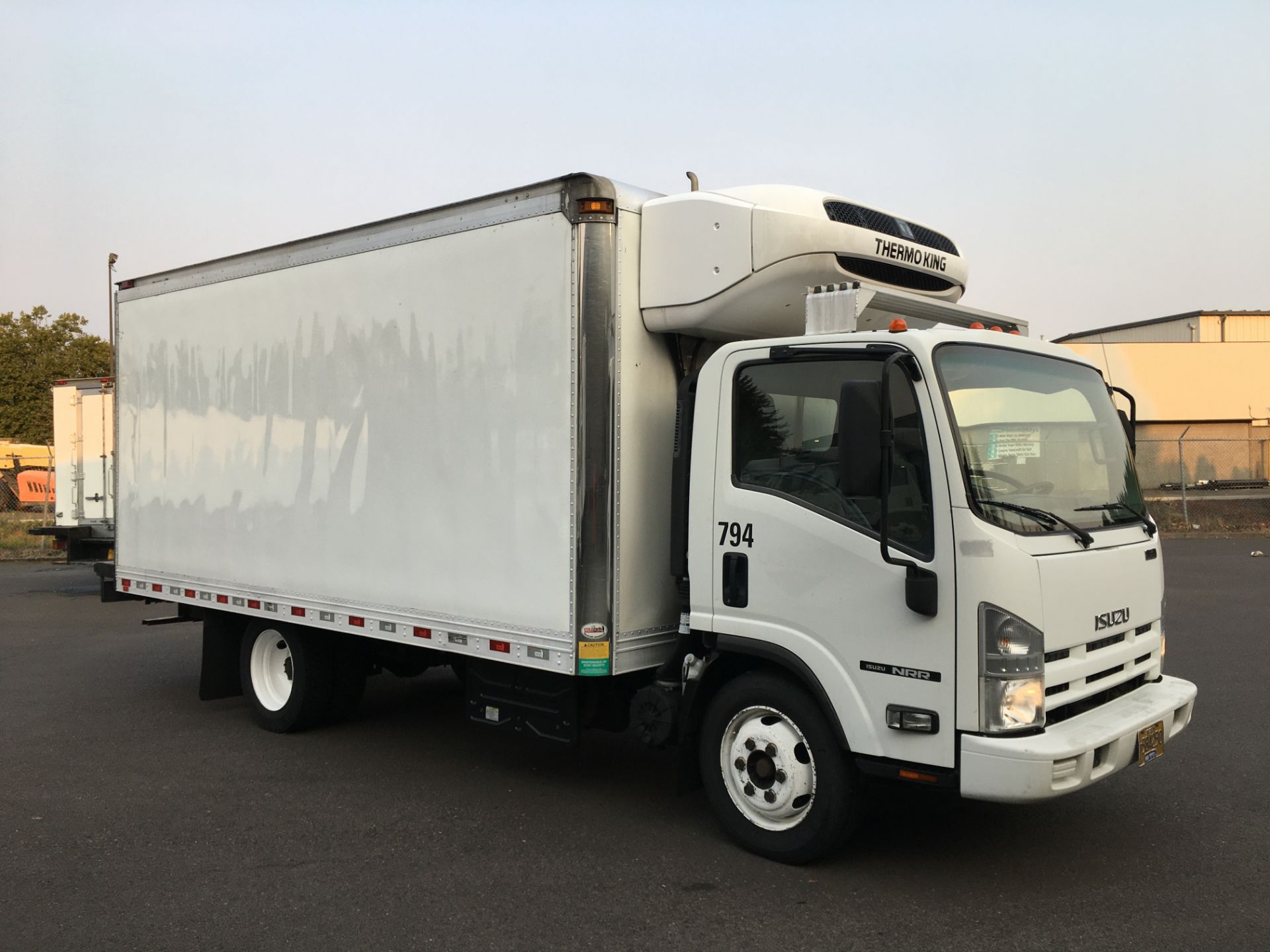 2012 Isuzu refrigerated truck - Image 2 of 10