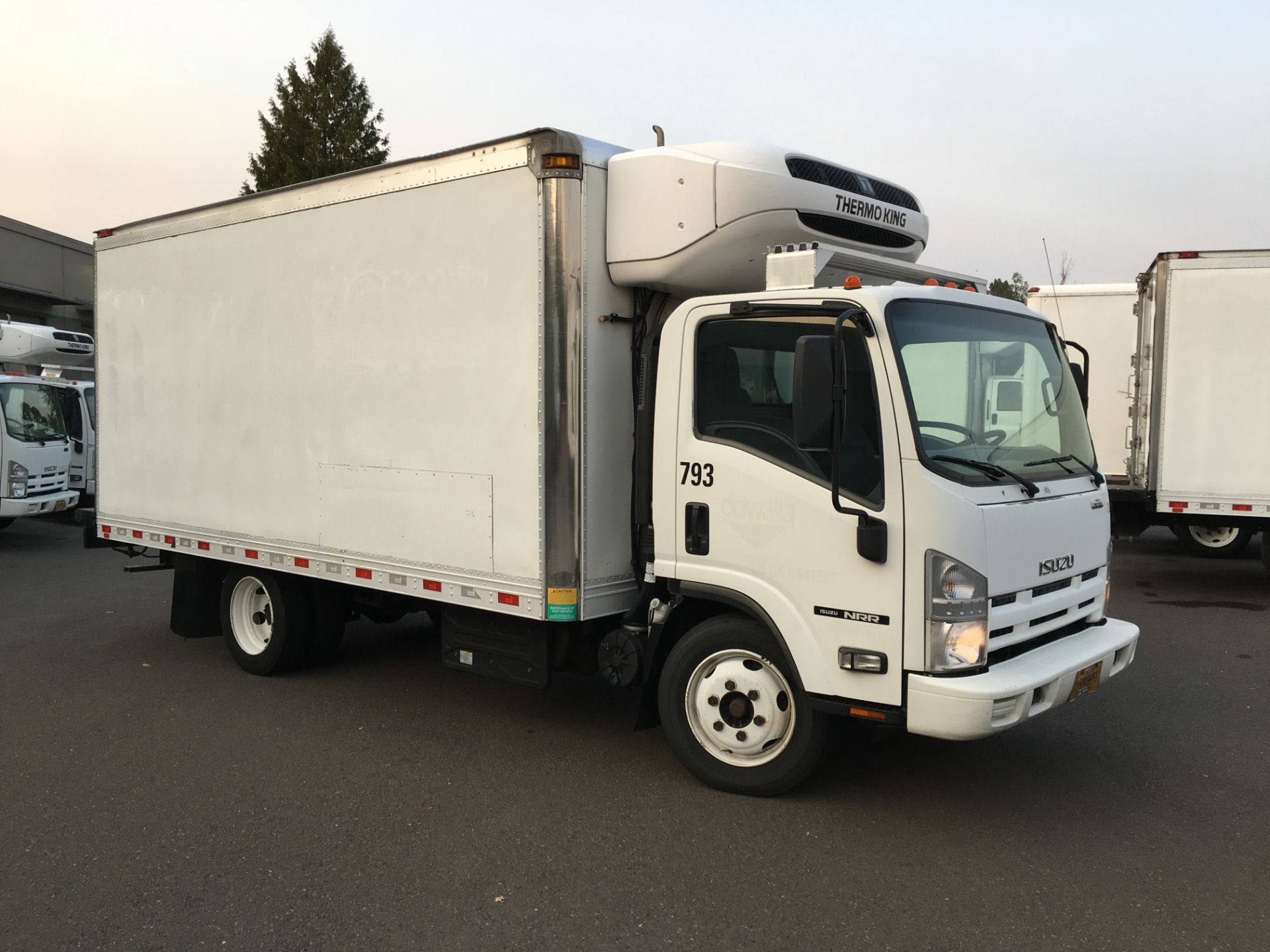 2012 Isuzu refrigerated truck - Image 2 of 4