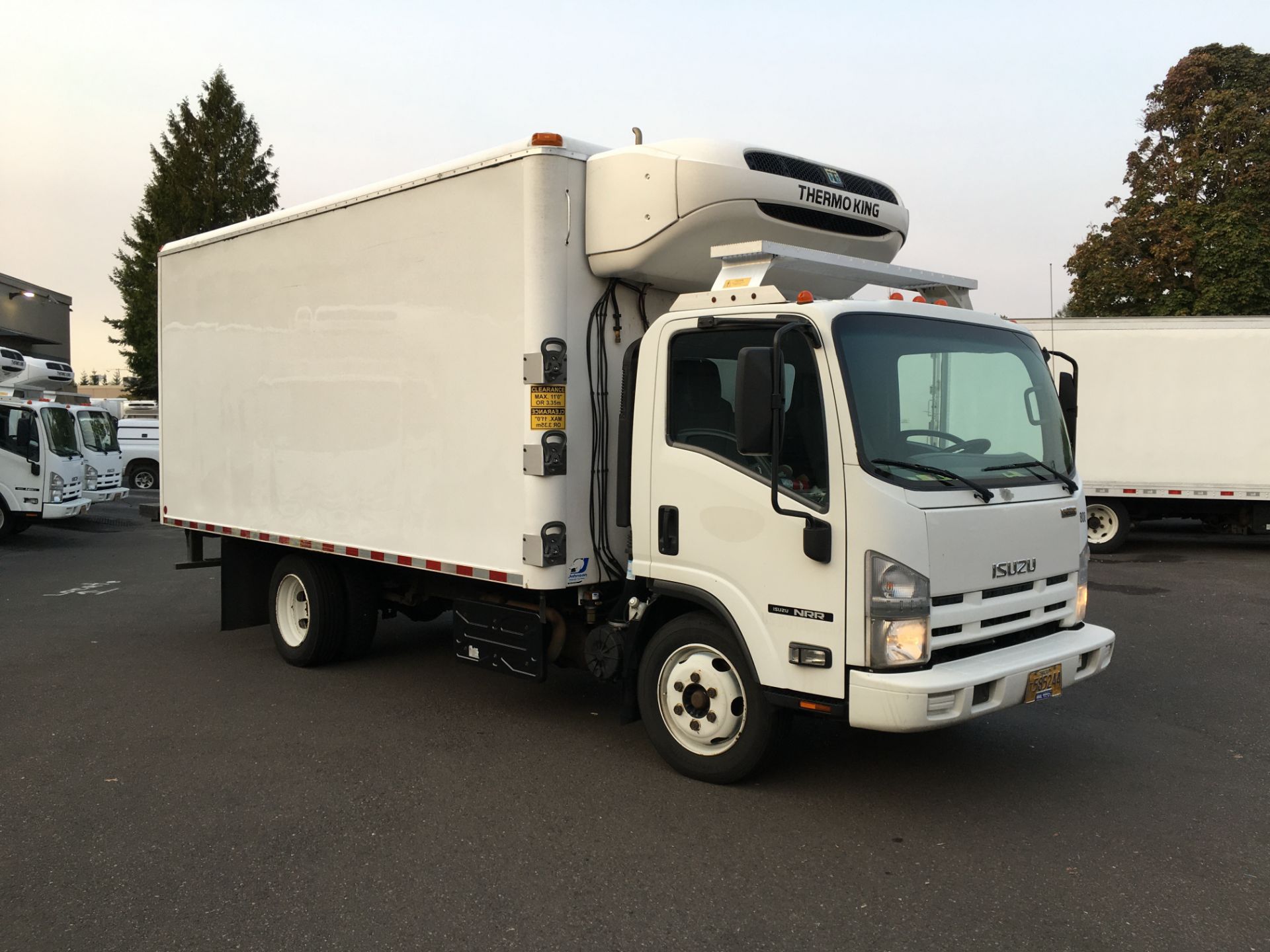 2013 Isuzu refrigerated truck - Image 2 of 4