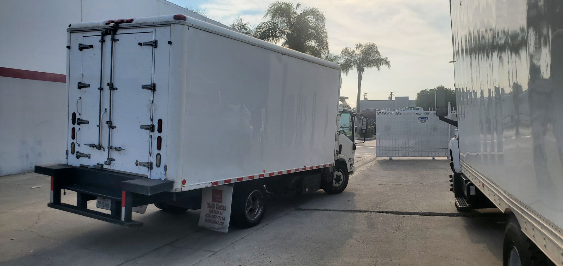 2013 Isuzu refrigerated truck - Image 3 of 13