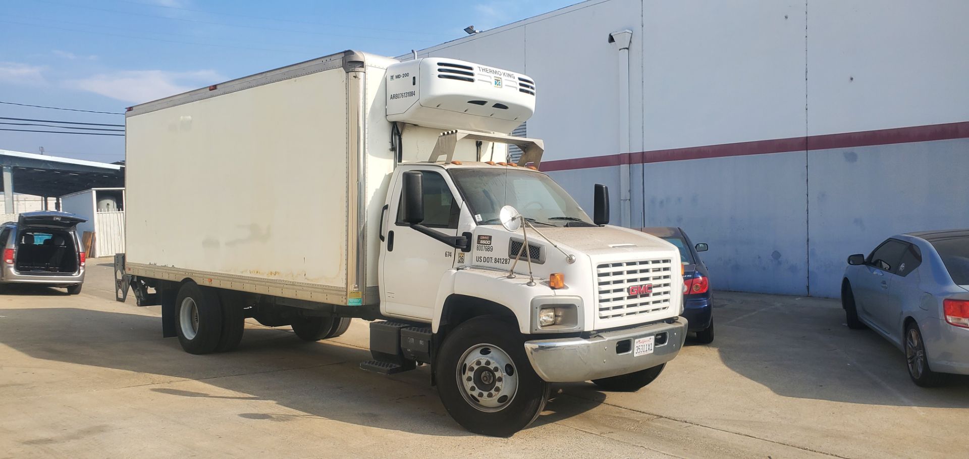 2008 GMC refrigerated truck - Image 2 of 9