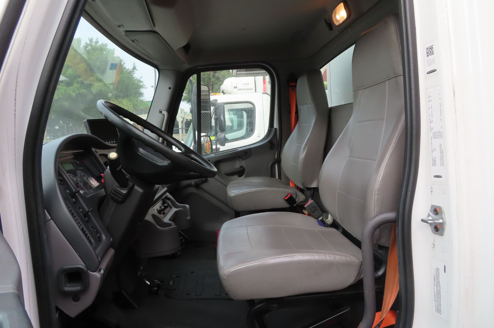 2017 Freightliner refrigerated truck - Image 10 of 11