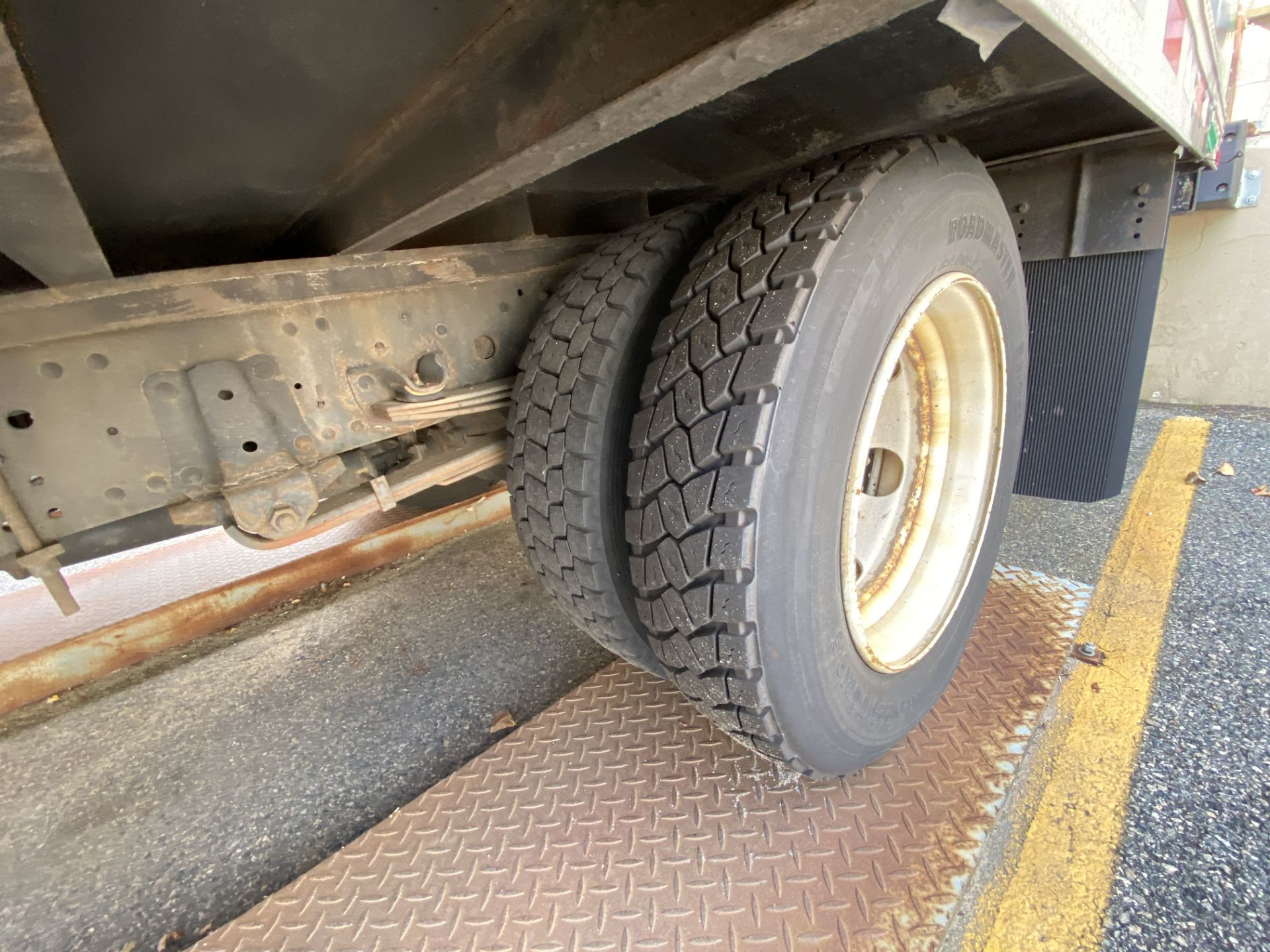 2012 Isuzu refrigerated truck - Image 8 of 8