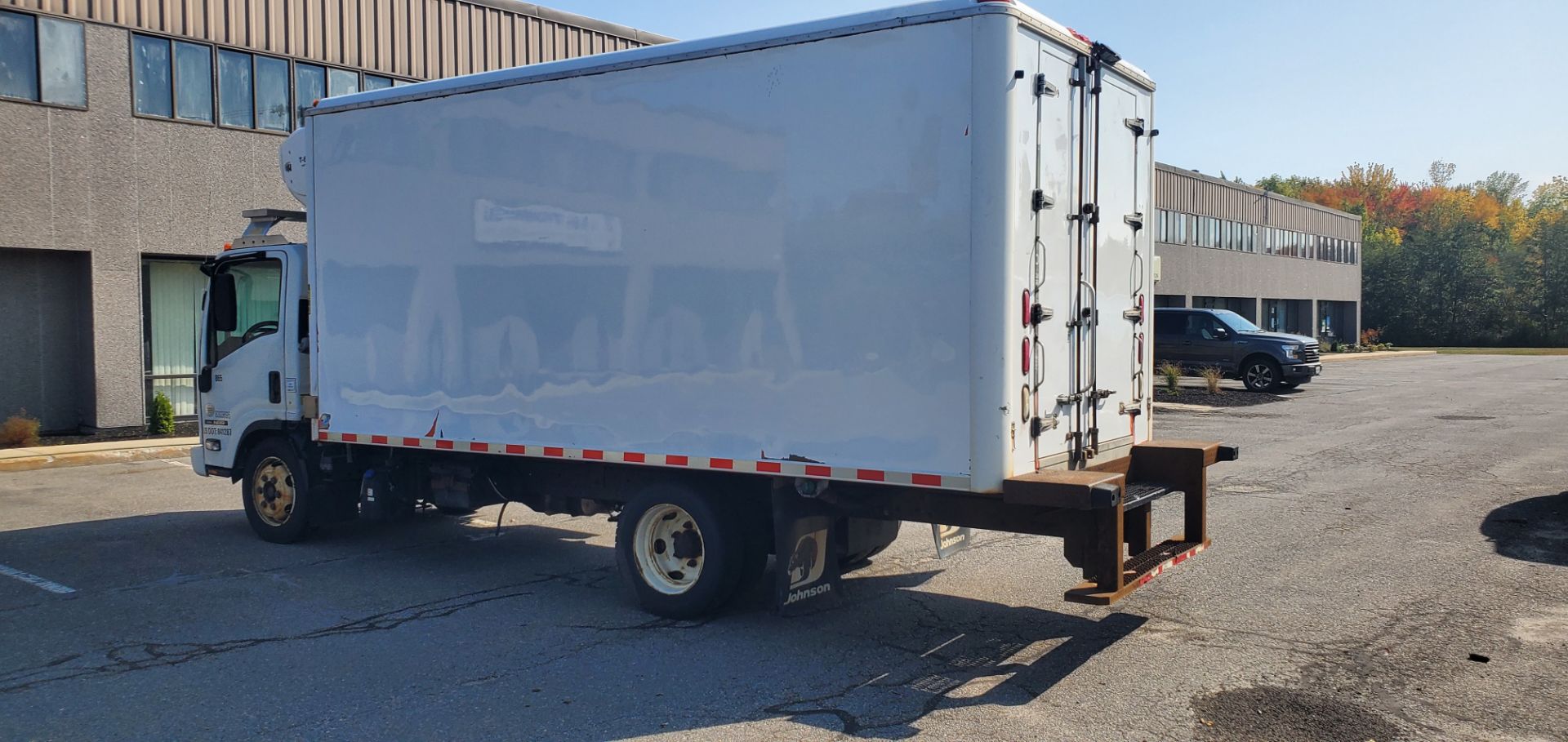 2014 Isuzu refrigerated truck - Image 3 of 9