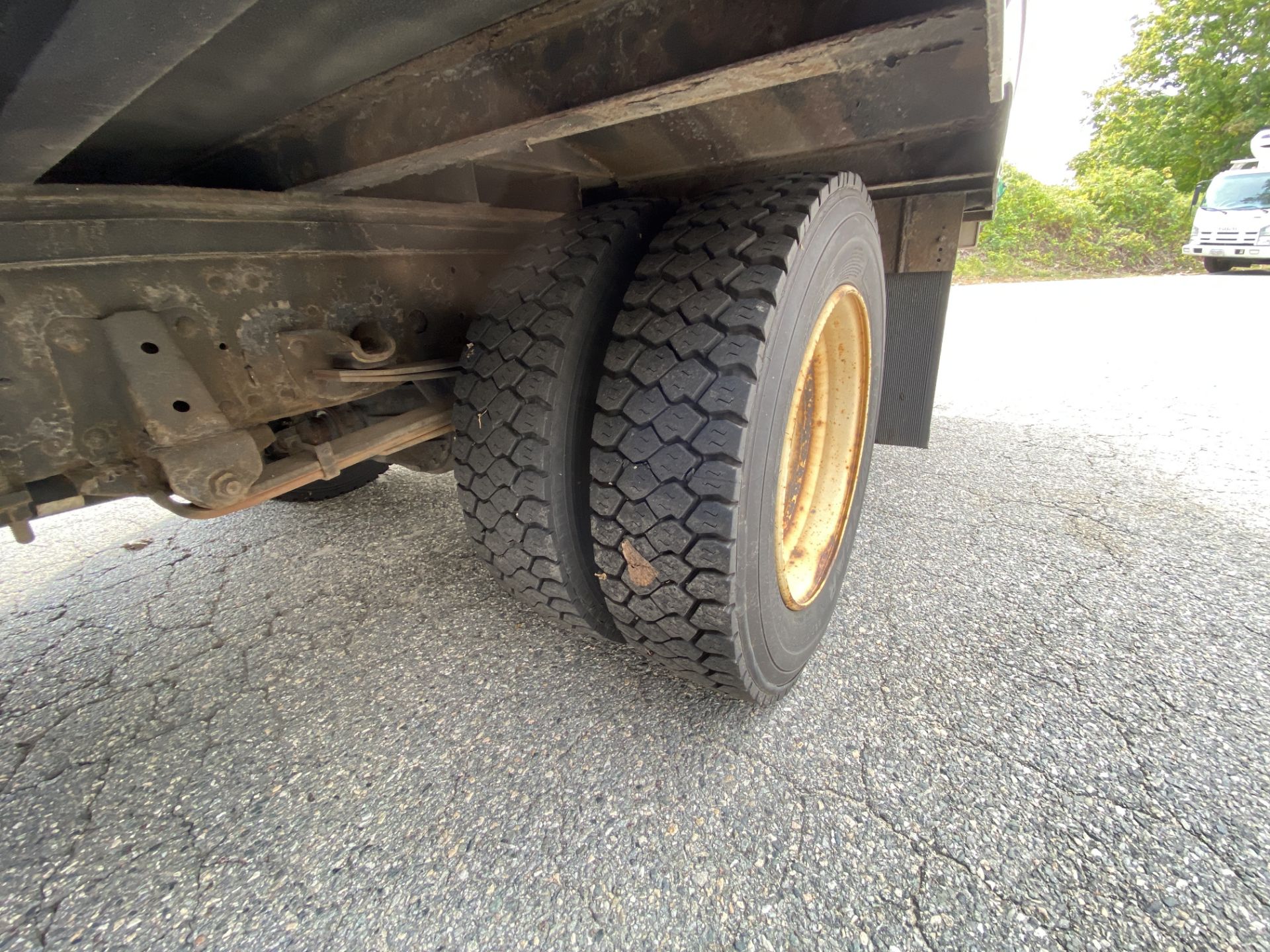 2012 Isuzu refrigerated truck - Image 8 of 8