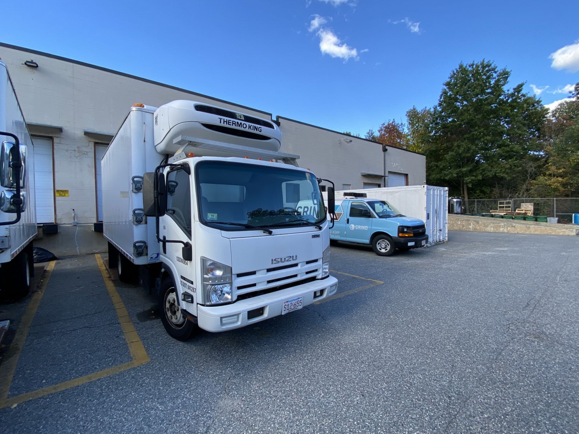 2014 Isuzu refrigerated truck - Image 2 of 8