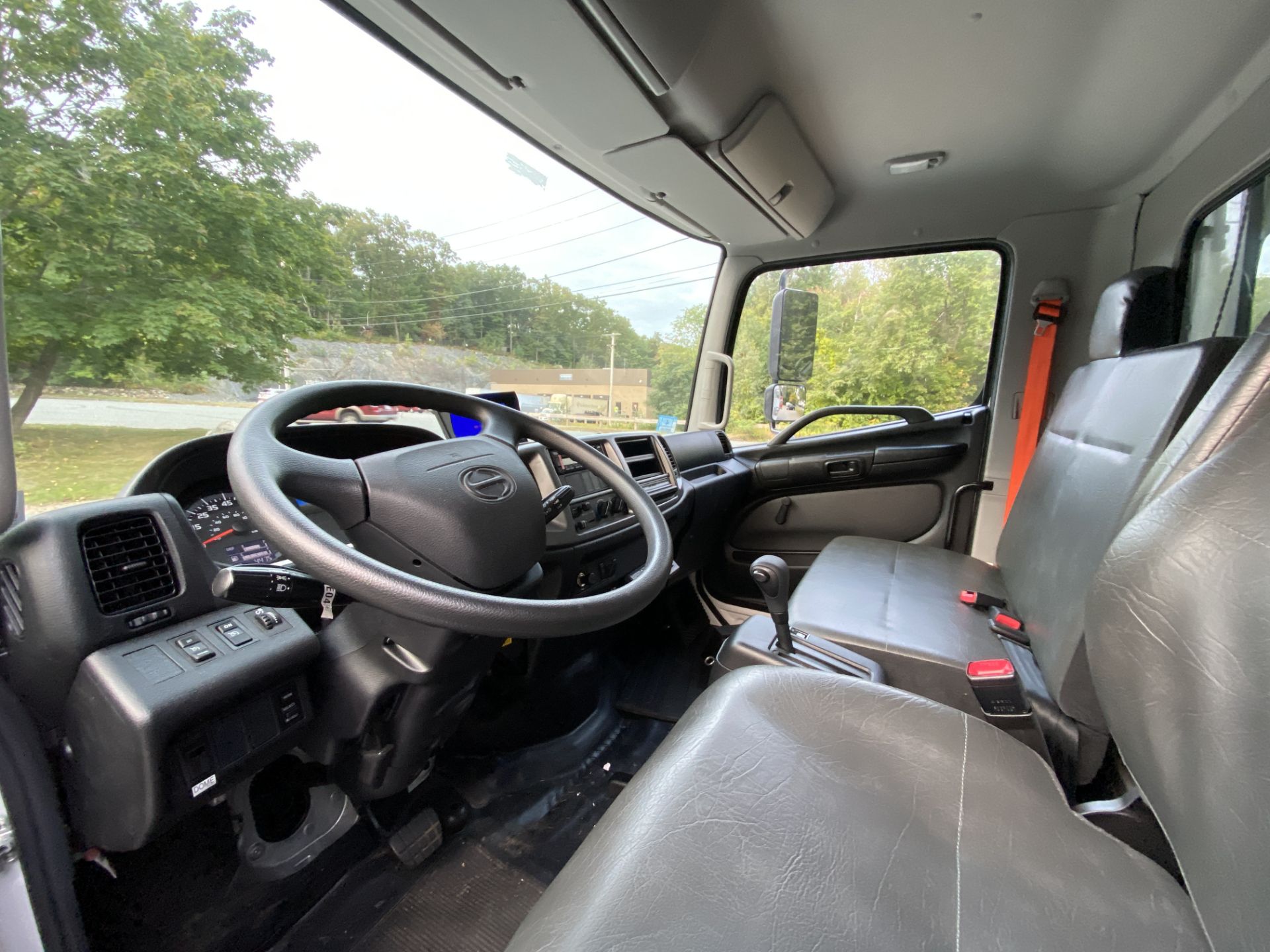 2020 Hino refrigerated truck - Image 7 of 9