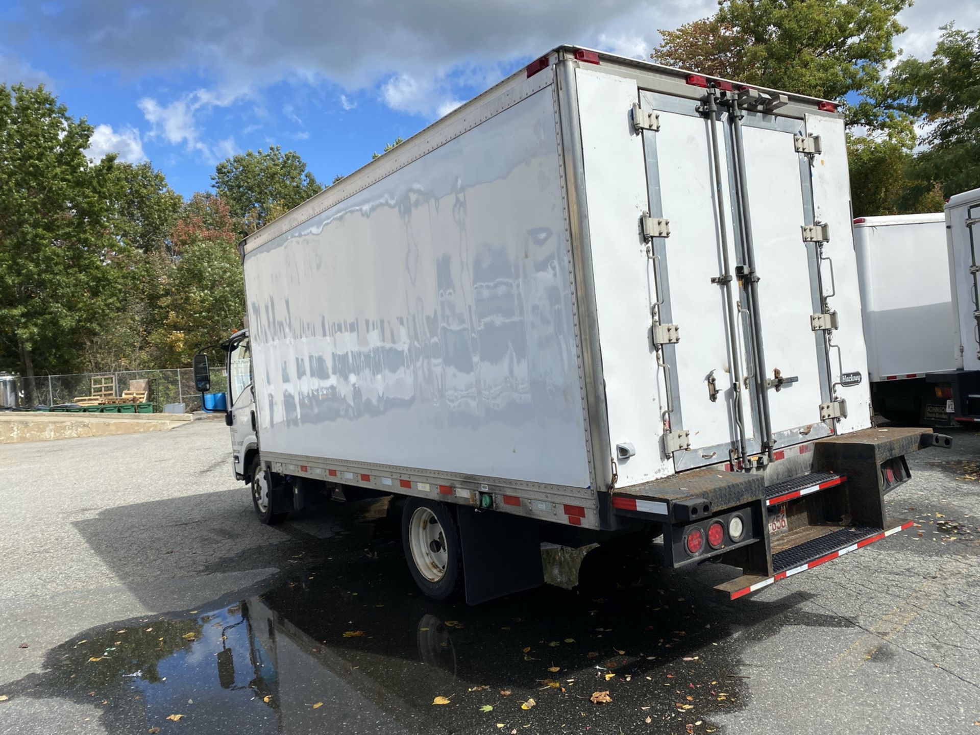 2012 Isuzu refrigerated truck - Image 4 of 8