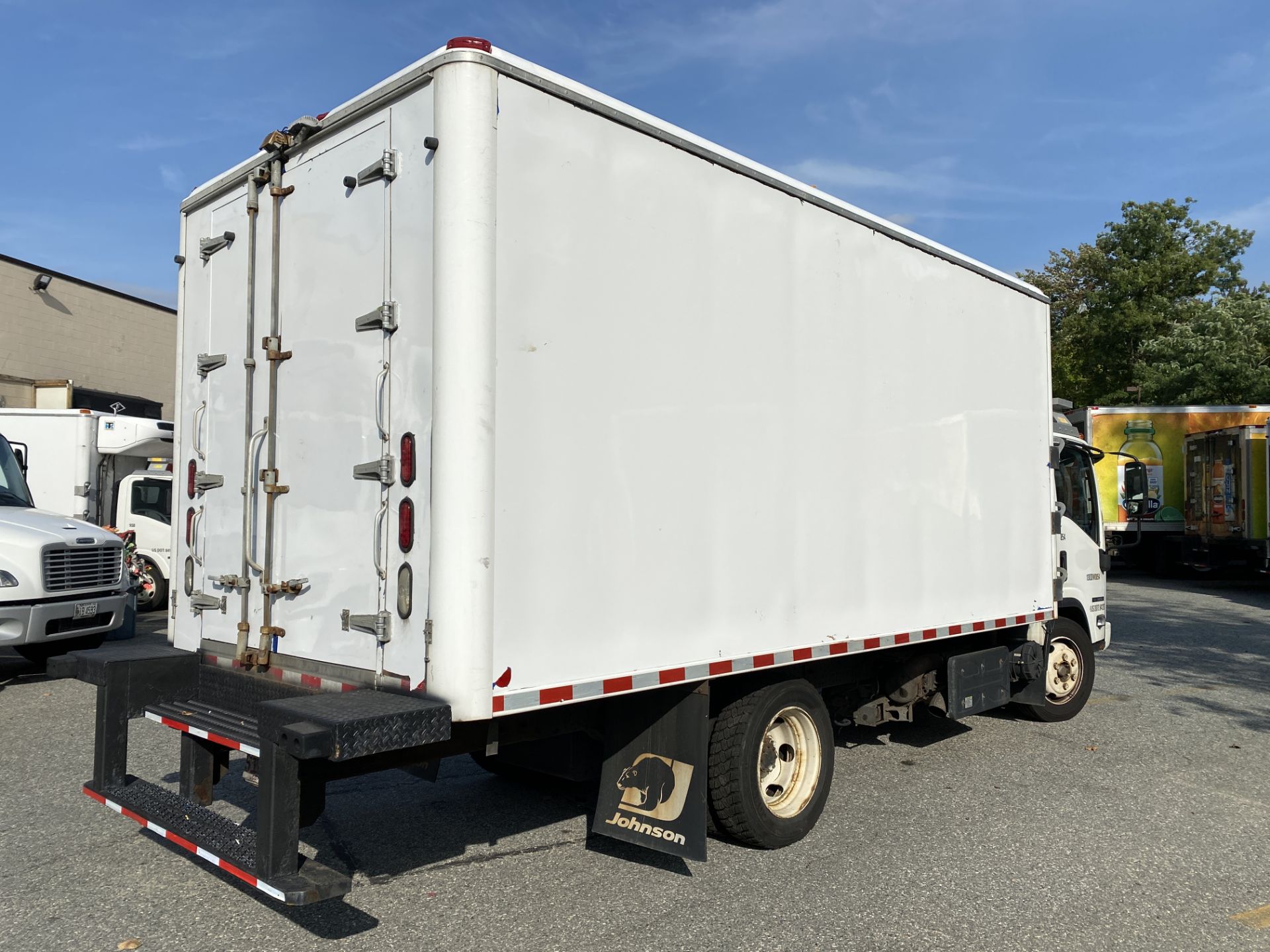 2014 Isuzu refrigerated truck - Image 3 of 8