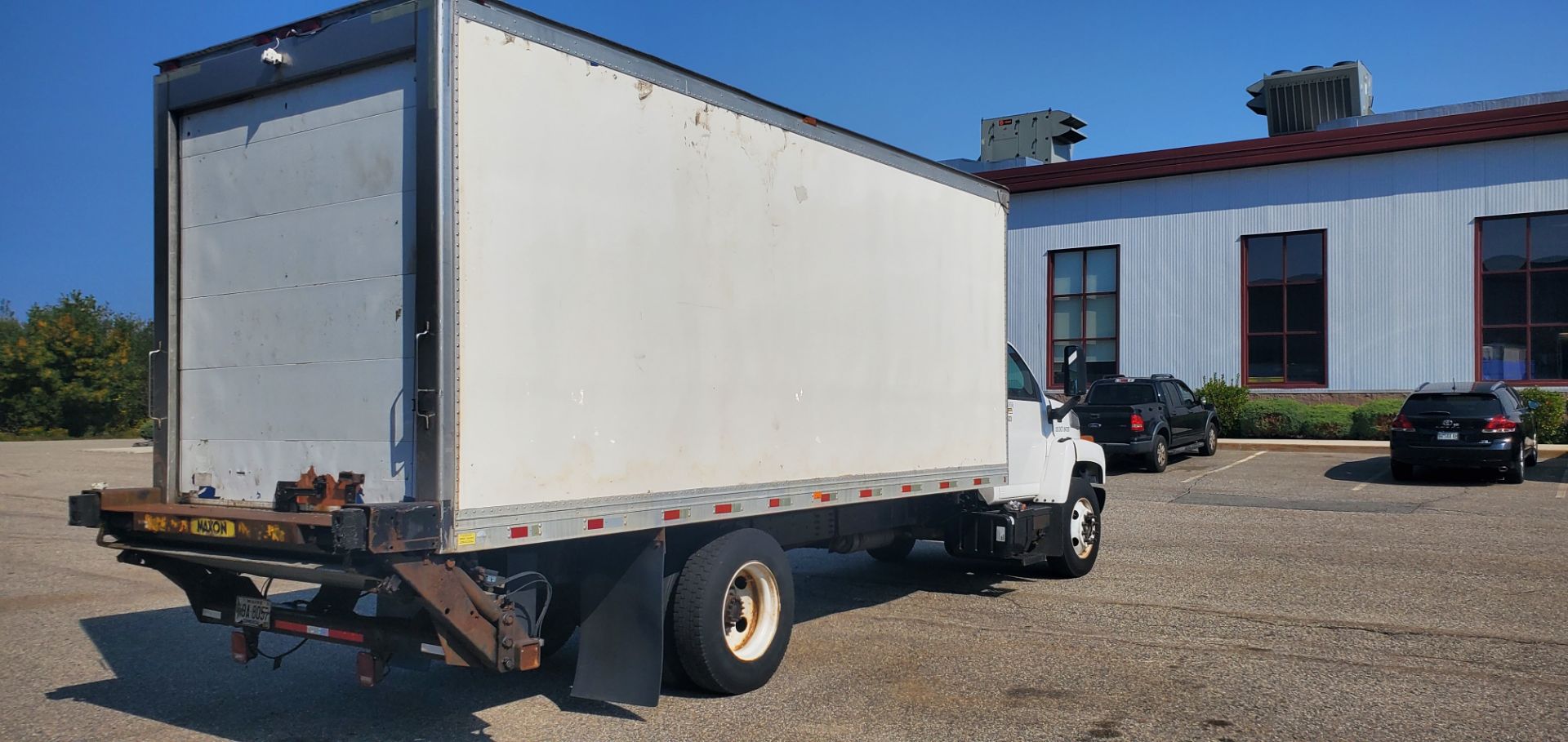 2006 GMC refrigerated truck - Image 3 of 8