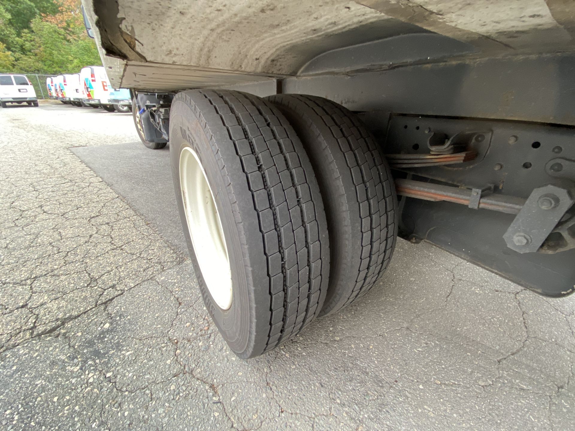 2019 Isuzu refrigerated truck - Image 9 of 9