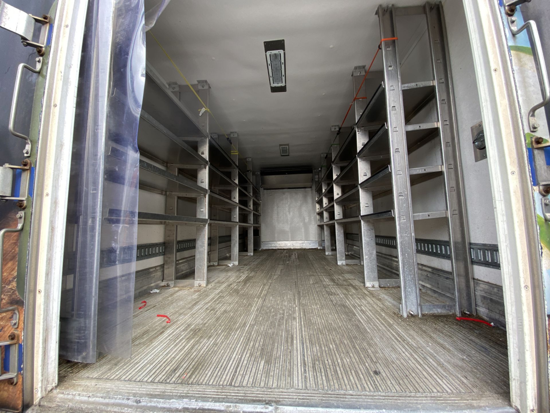 2013 Isuzu refrigerated truck - Image 6 of 9