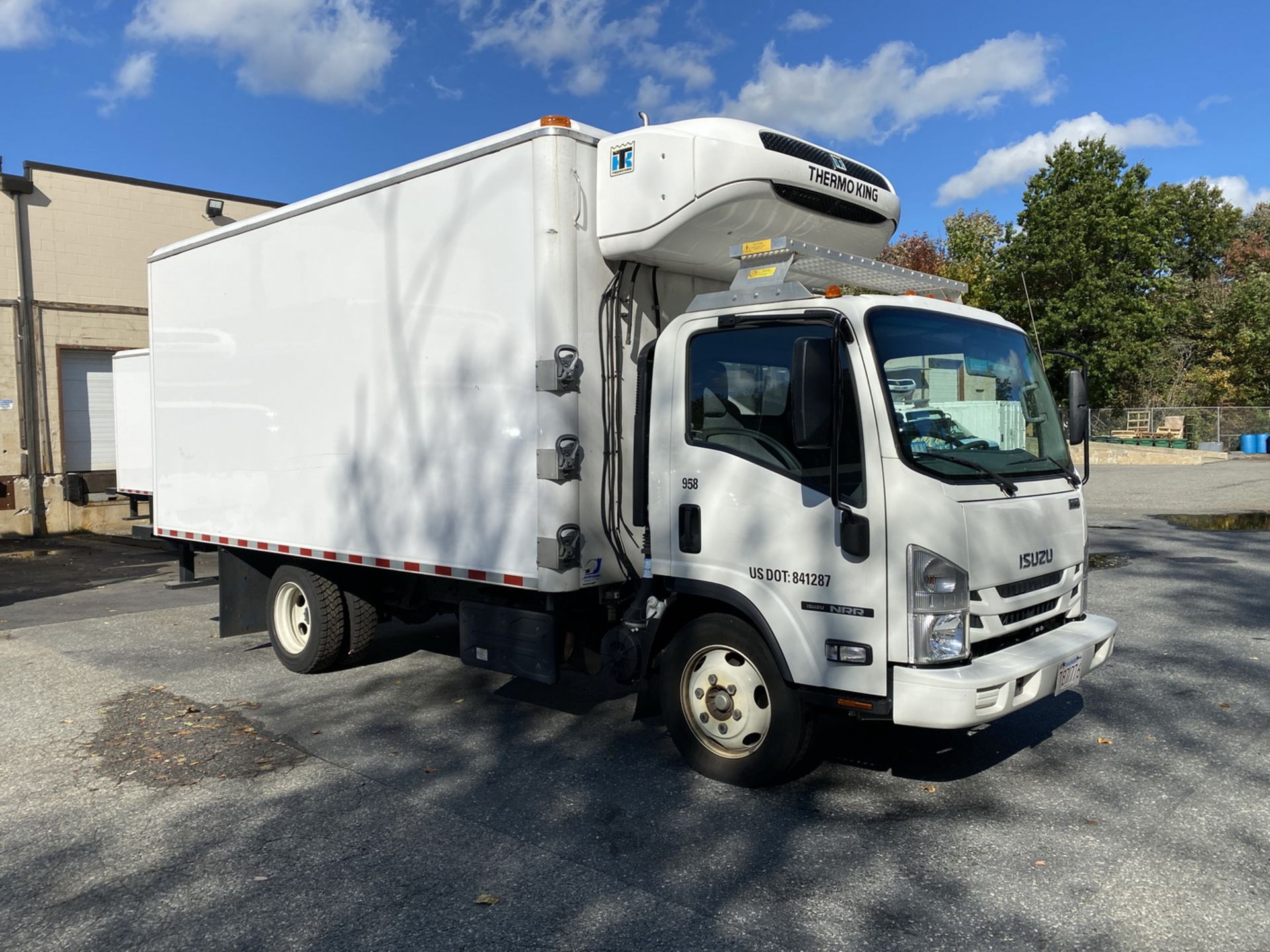 2019 Isuzu refrigerated truck - Image 2 of 9