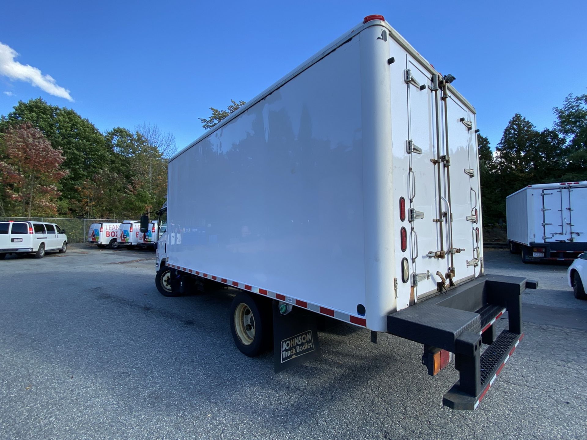 2013 Isuzu refrigerated truck - Image 3 of 8