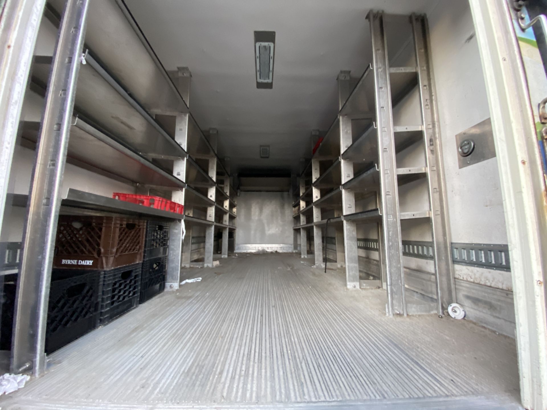 2013 Isuzu refrigerated truck - Image 6 of 9
