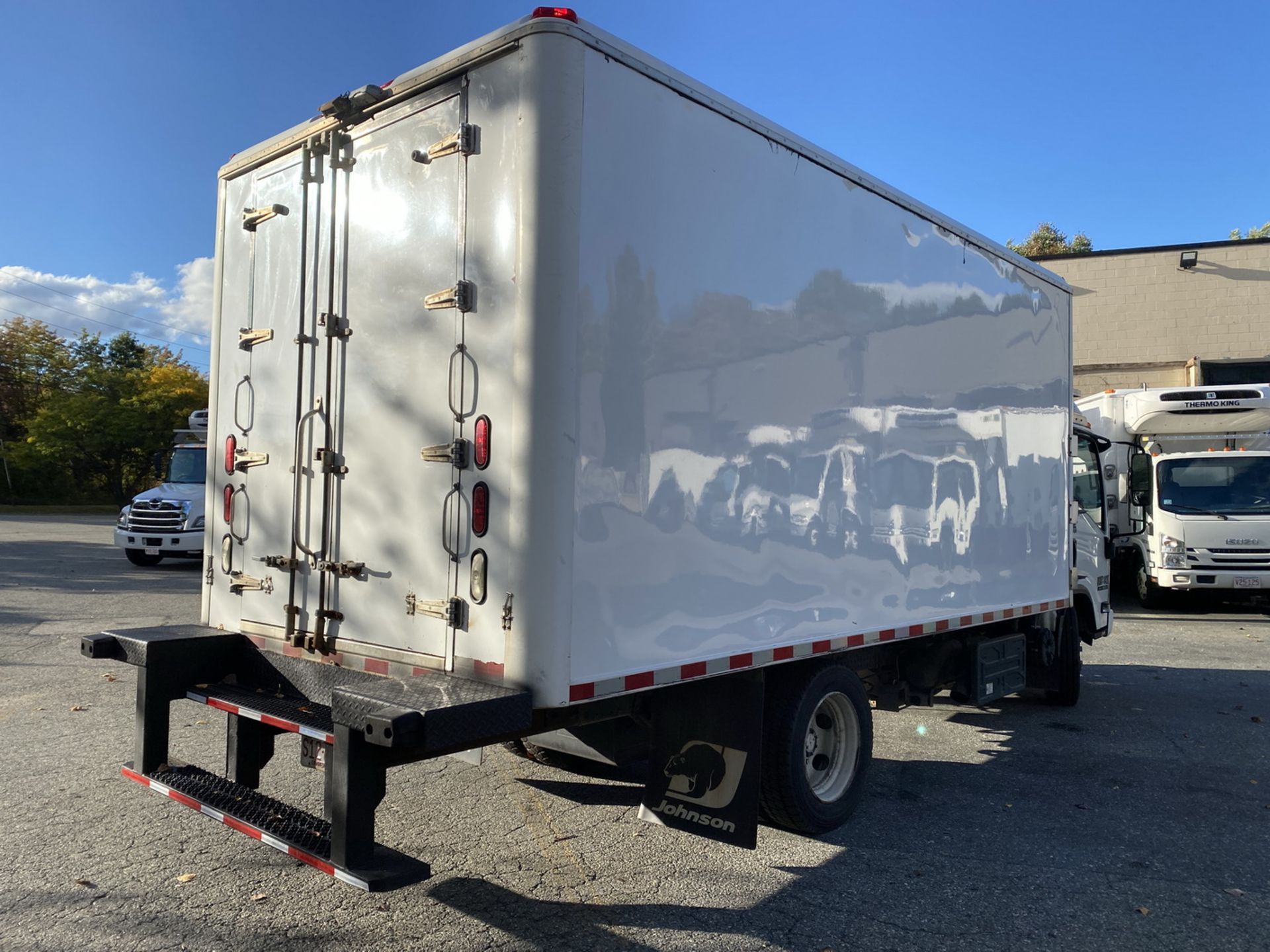 2014 Isuzu refrigerated truck - Image 3 of 7