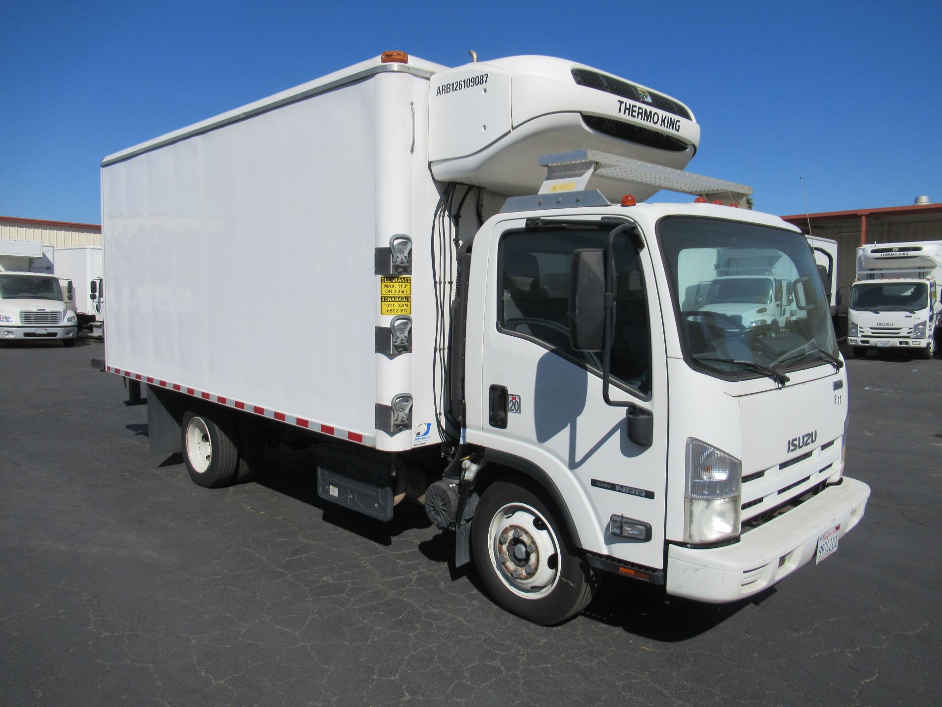 2013 Isuzu refrigerated truck - Image 2 of 10