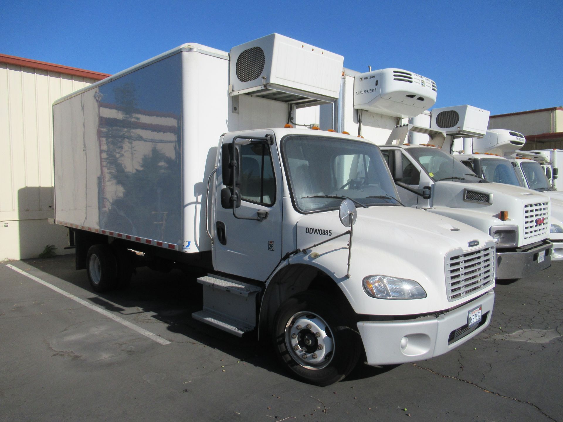 2016 Freightliner refrigerated truck - Image 2 of 11