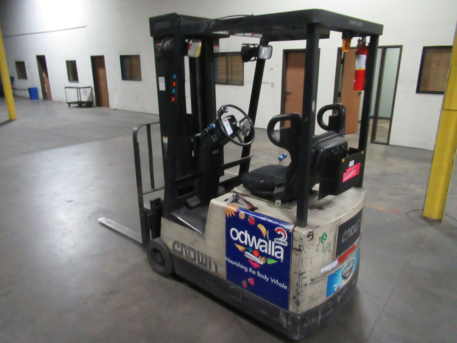 Crown Electric Forklift - Image 4 of 6