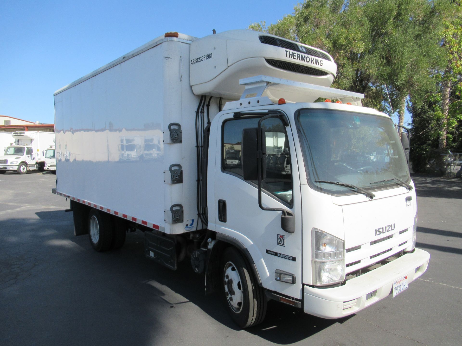 2013 Isuzu refrigerated truck - Image 2 of 10