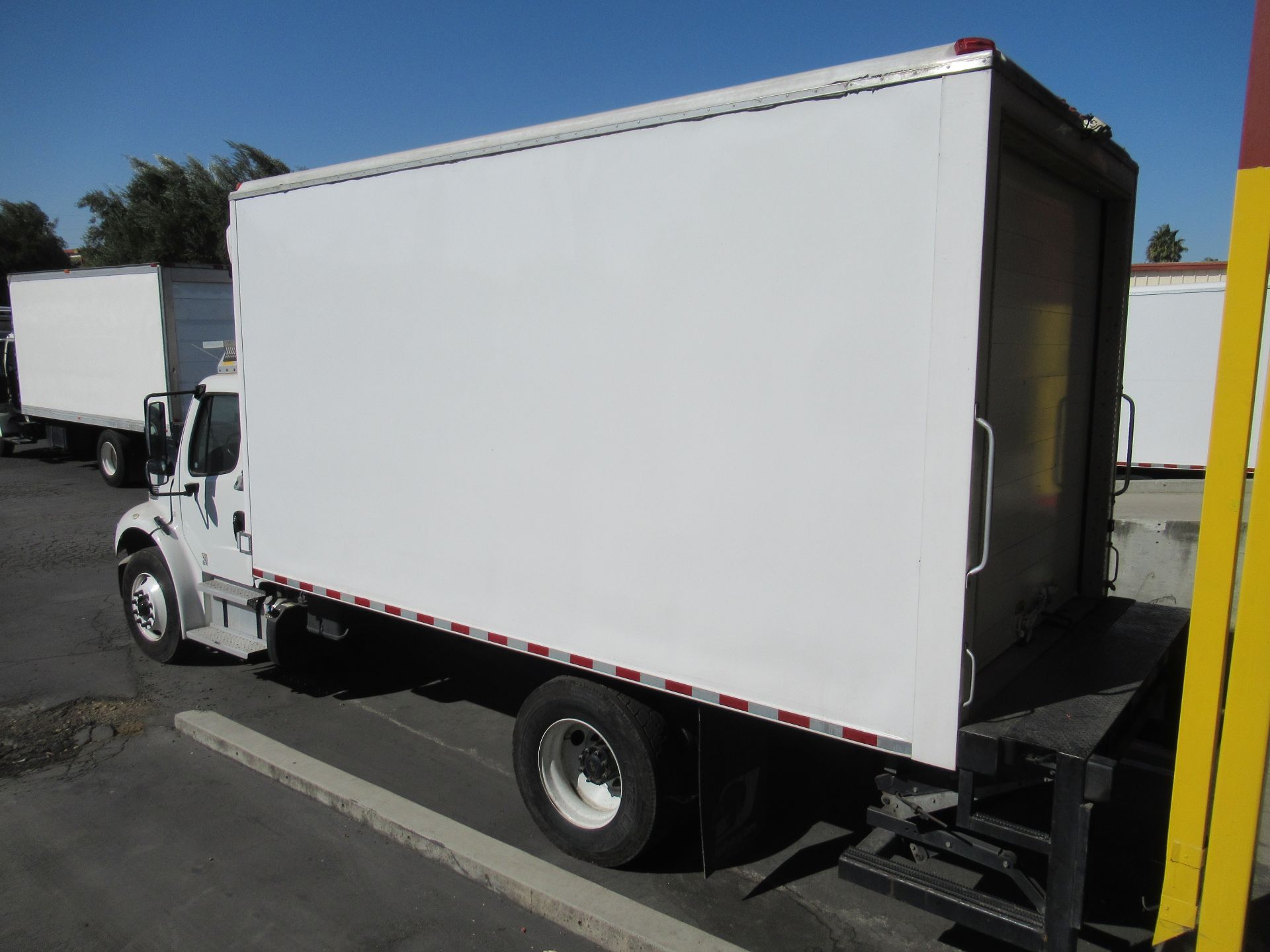 2015 Freightliner refrigerated truck - Image 3 of 9