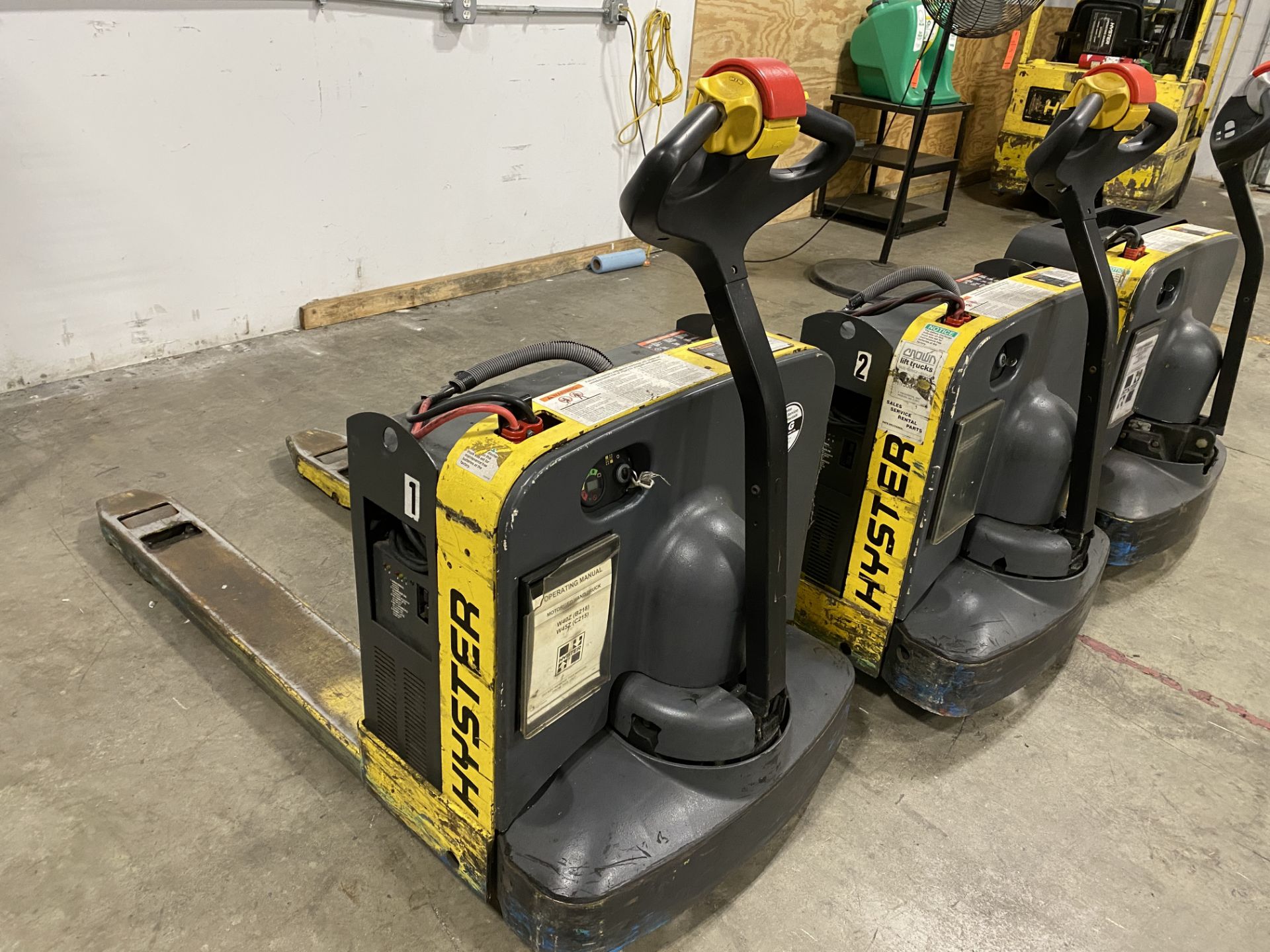Hyster Mn. W40Z electric walk behind electric pallet jack, 4,000 lb. capacity with onboard charging