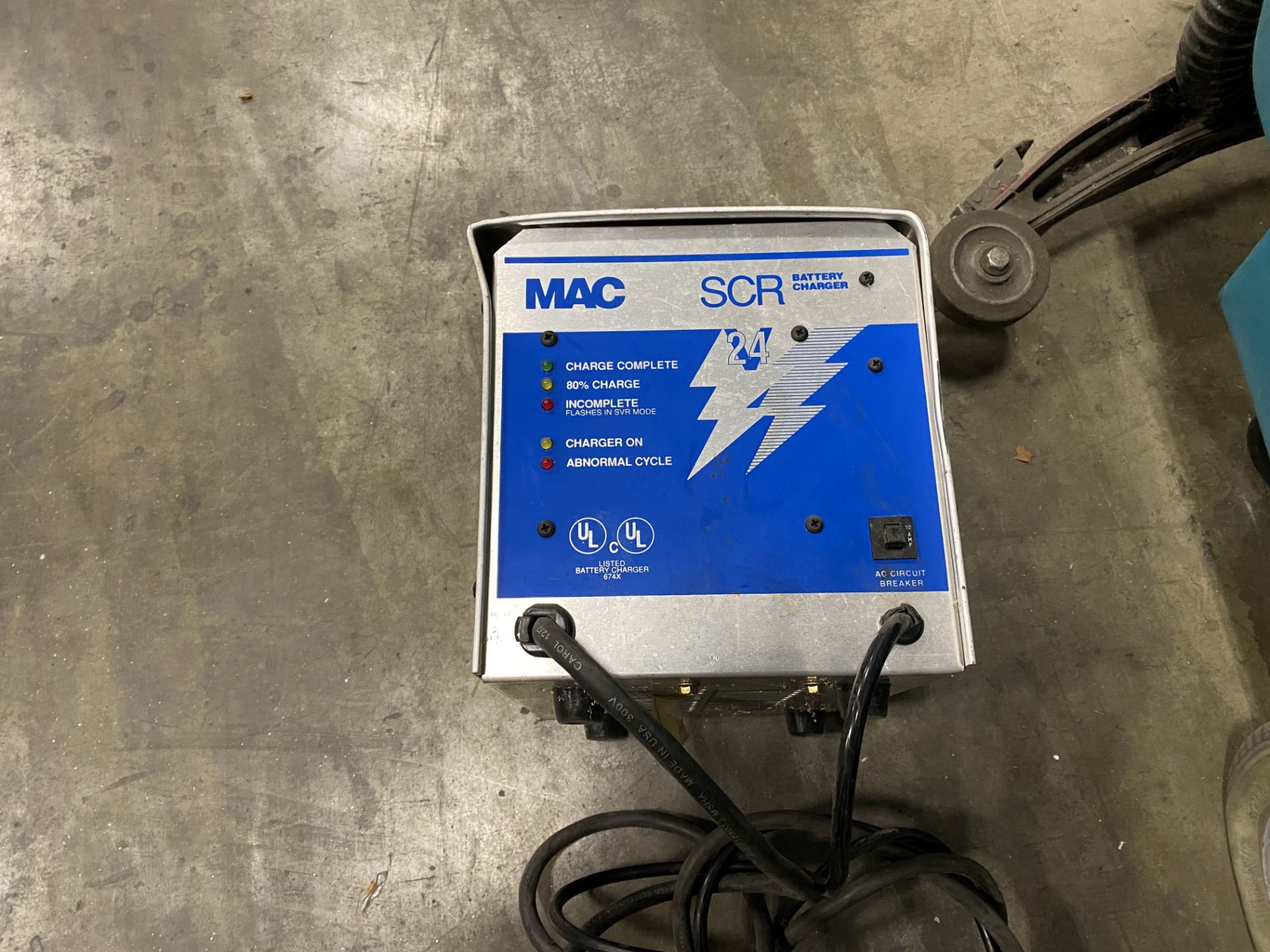 Tennant Mn. 5400 electric walk behind floor scrubber, 24 V with charger (charger as is) - Image 3 of 3