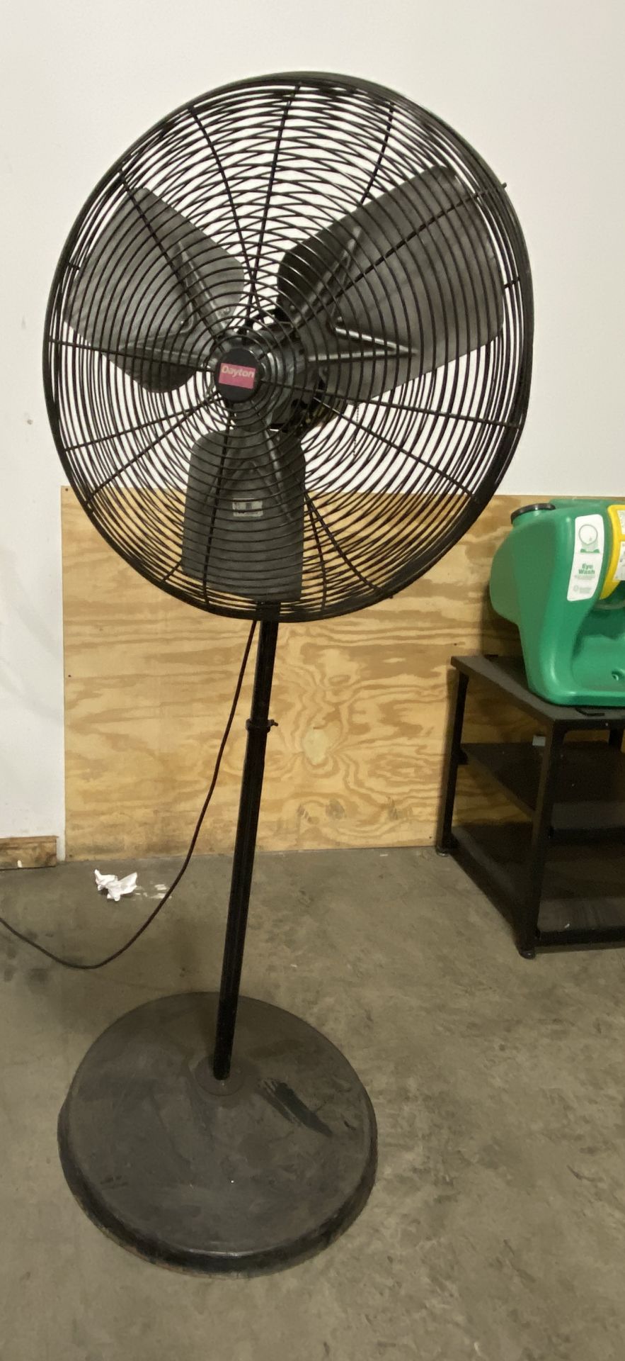 Dayton Mn. 4UX61J 48" high speed industiral pedestal floor fan