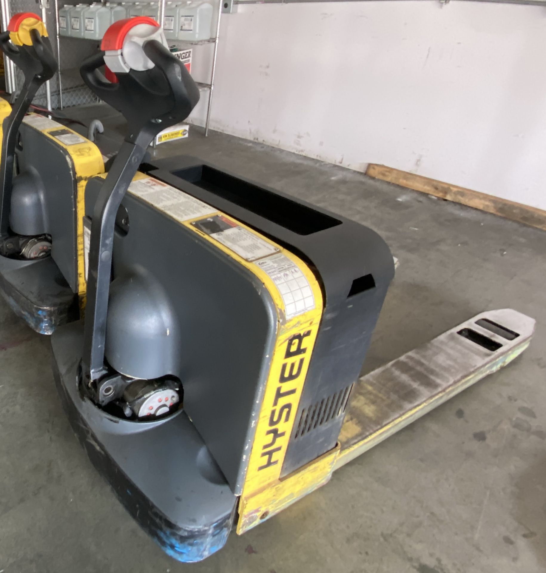 Hyster Mn. W40Z electric walk behind electric pallet jack, 4,000 lb. capacity with onboard charging